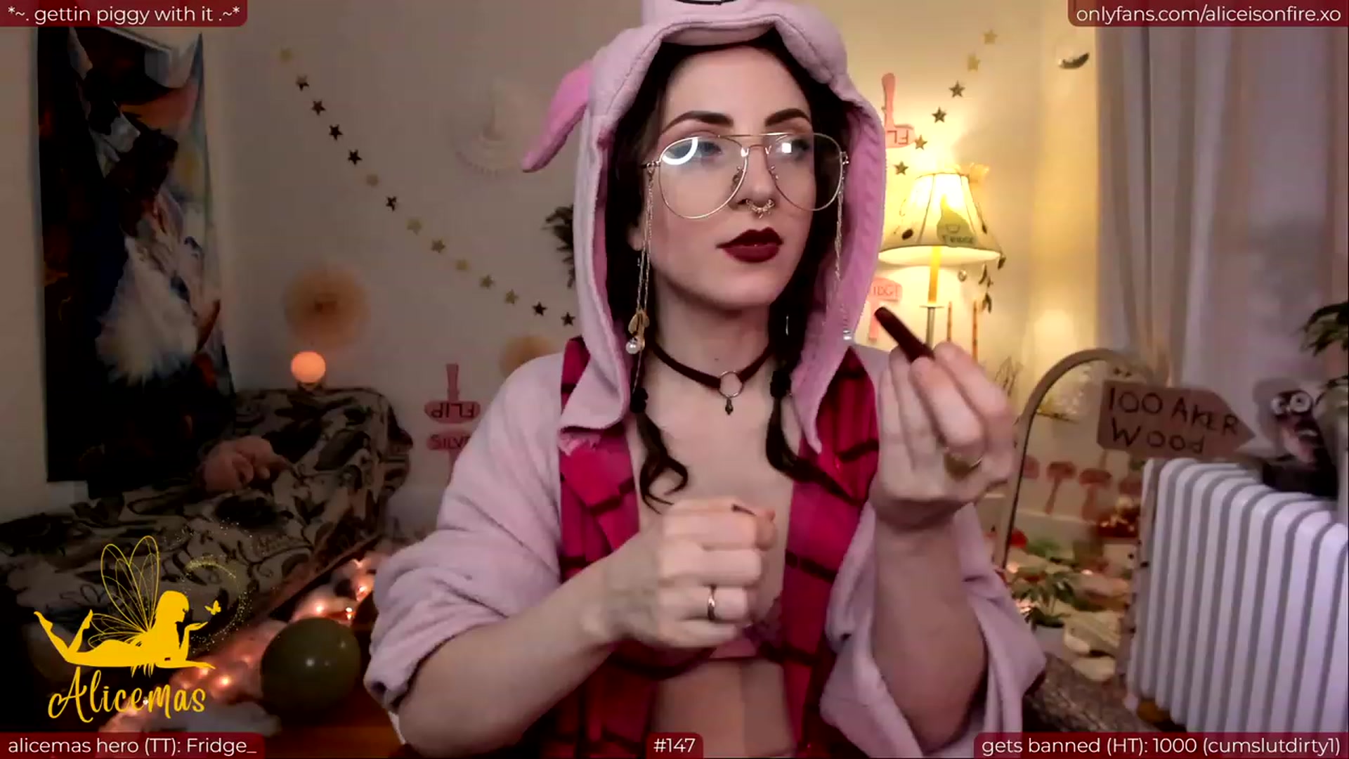 Gallery image thumbnail from aliceisonfire's myfreecams stream on, 12/16/2023, 07:38 image 12 of 20