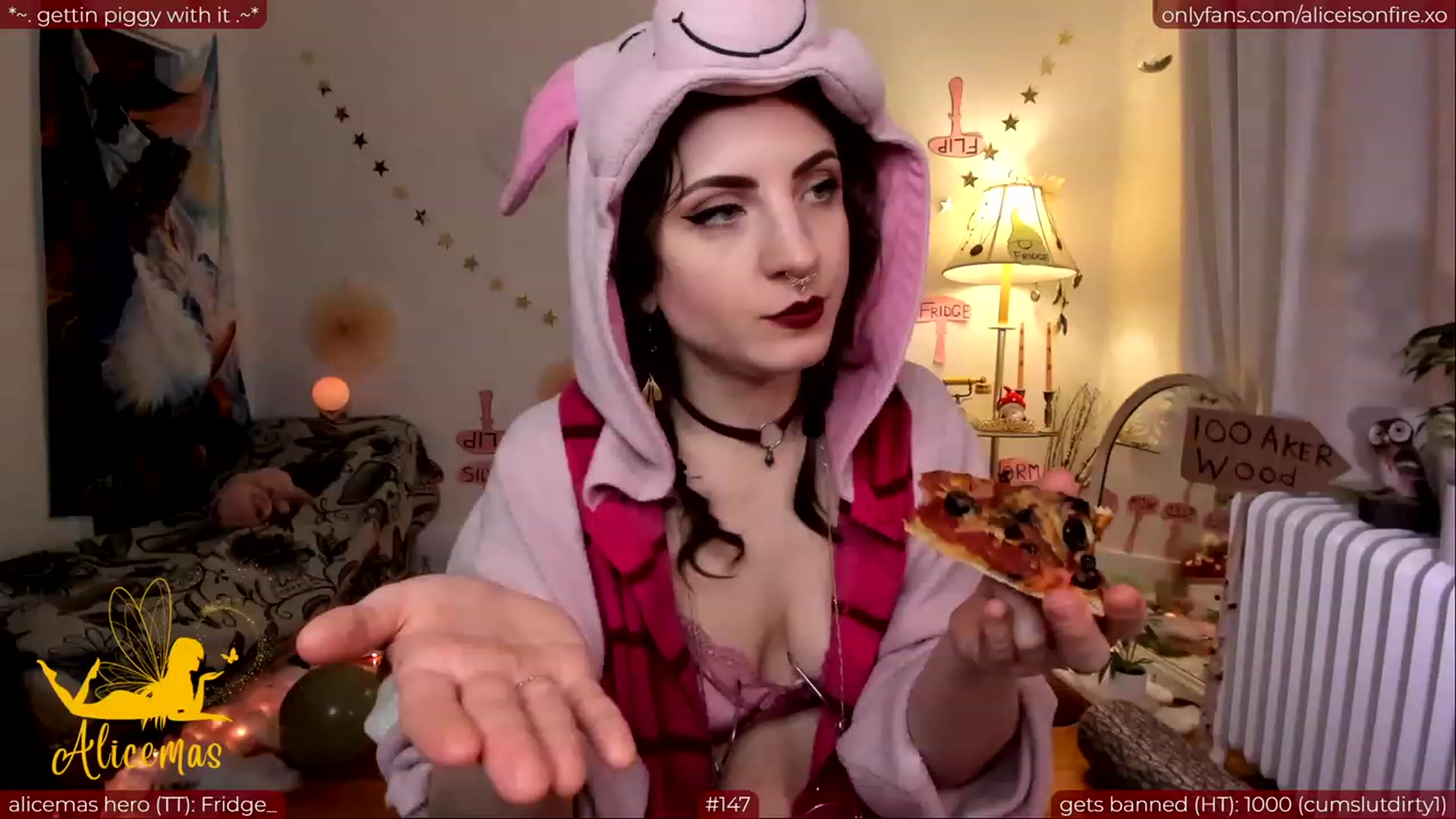 Gallery image thumbnail from aliceisonfire's myfreecams stream on, 12/16/2023, 07:38 image 4 of 20
