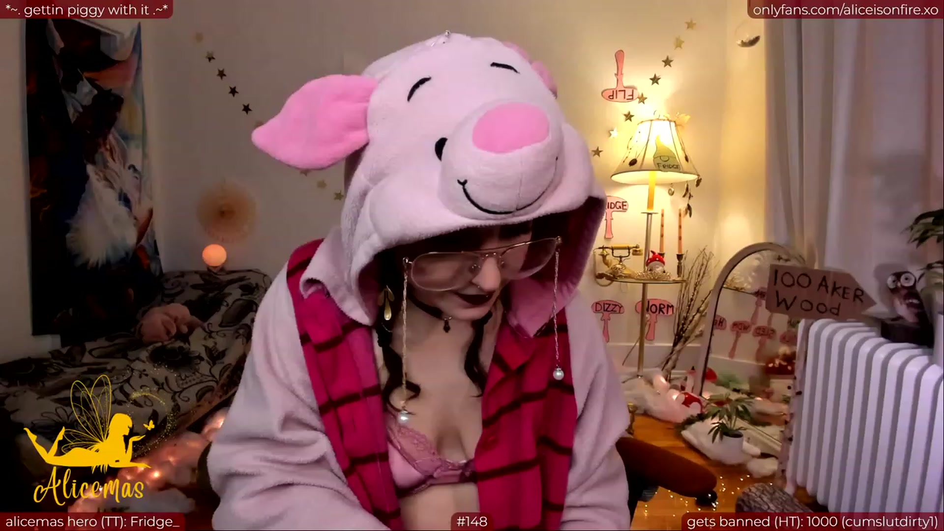 Gallery image thumbnail from aliceisonfire's myfreecams stream on, 12/16/2023, 11:00 image 4 of 20