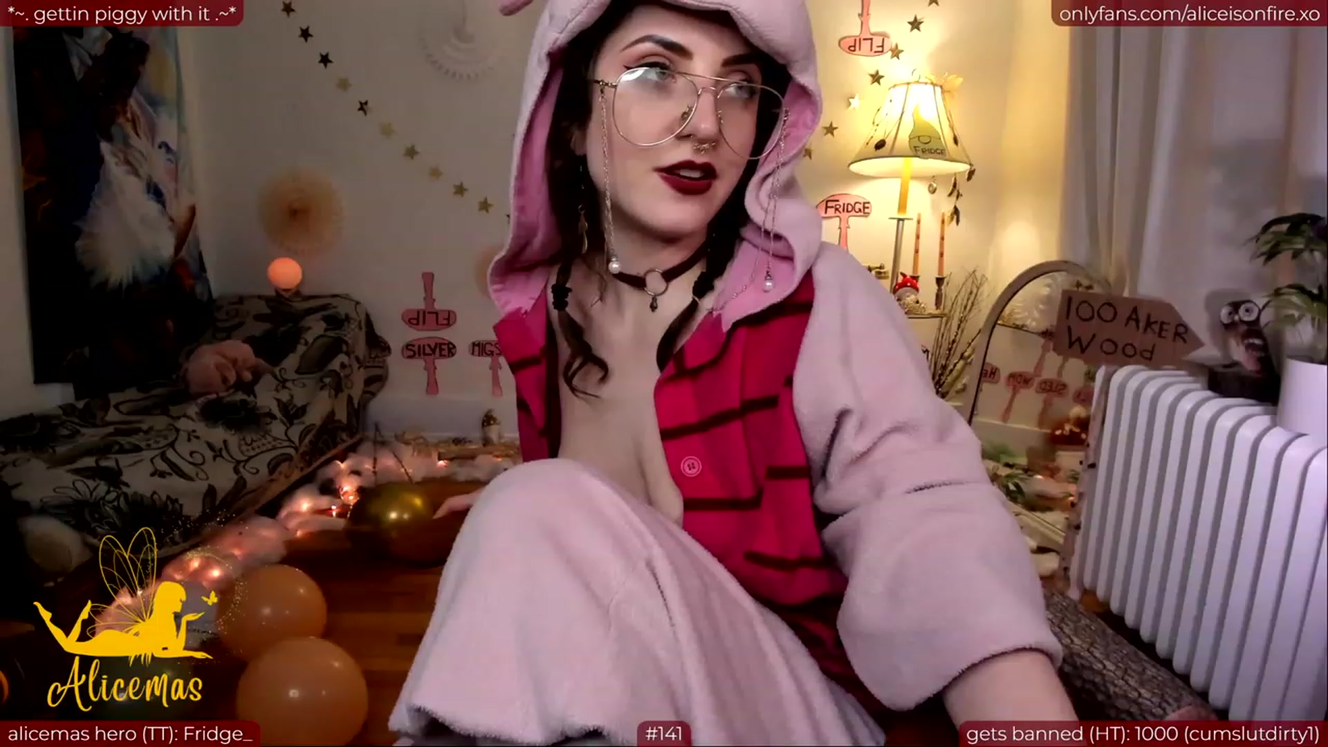 Gallery image thumbnail from aliceisonfire's myfreecams stream on, 12/16/2023, 12:12 image 15 of 20