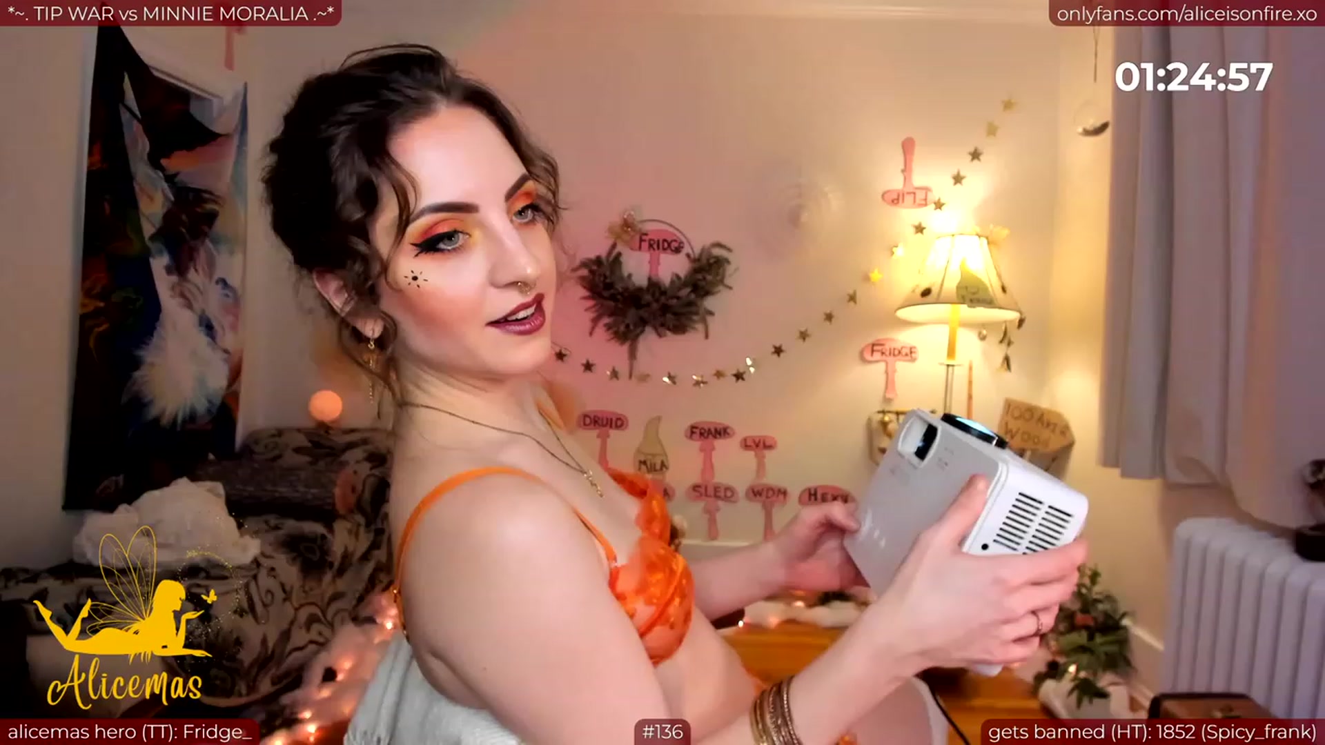 Gallery image thumbnail from aliceisonfire's myfreecams stream on, 12/22/2023, 05:58 image 11 of 20