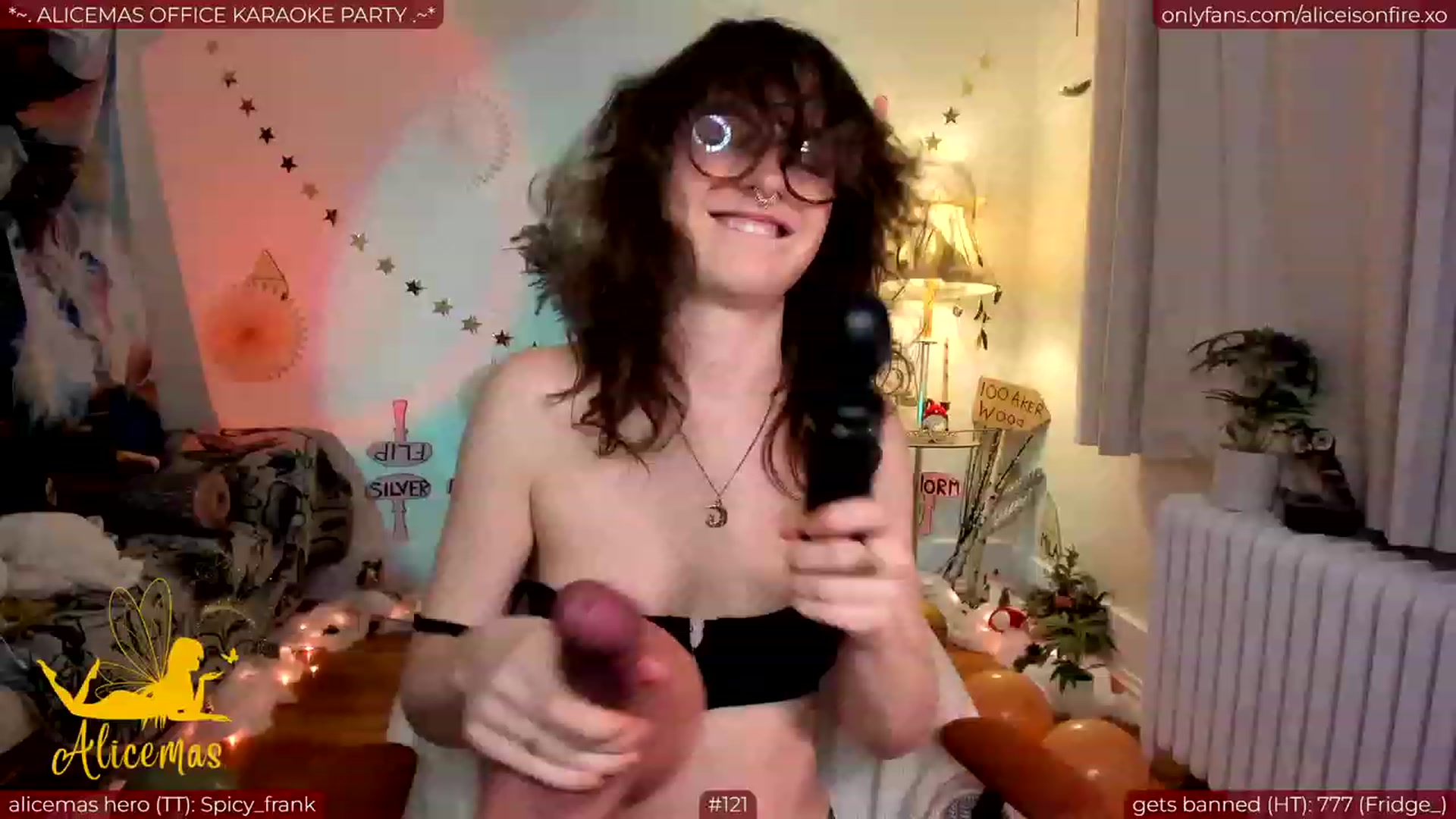 Gallery image thumbnail from aliceisonfire's myfreecams stream on, 12/23/2023, 11:31 image 17 of 20