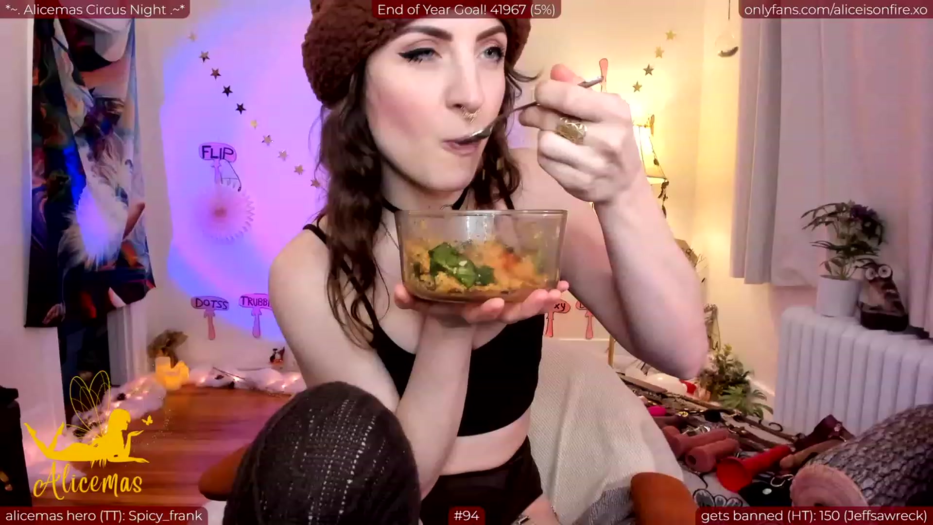 Gallery image thumbnail from aliceisonfire's myfreecams stream on, 12/31/2023, 05:20 image 14 of 20