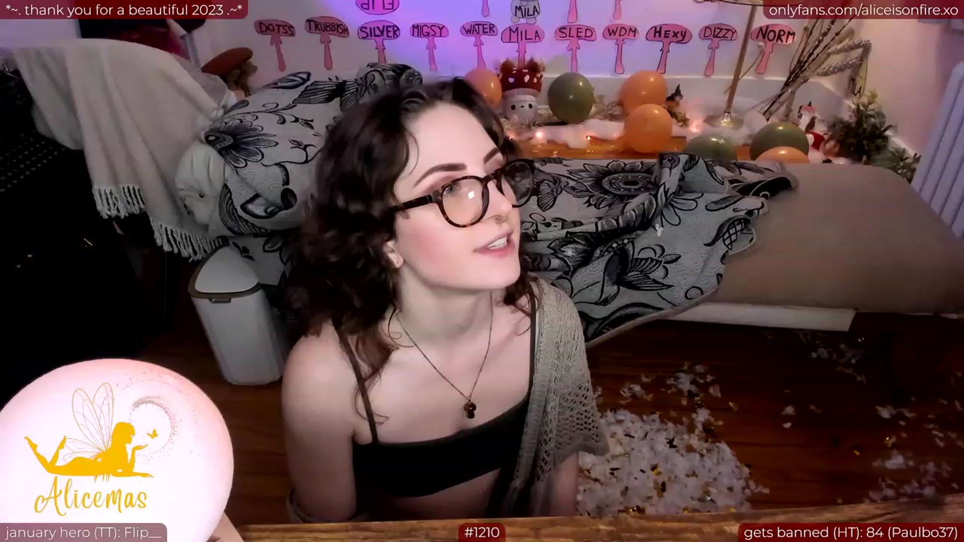 Gallery image thumbnail from aliceisonfire's myfreecams stream on, 01/04/2024, 06:00 image 9 of 20