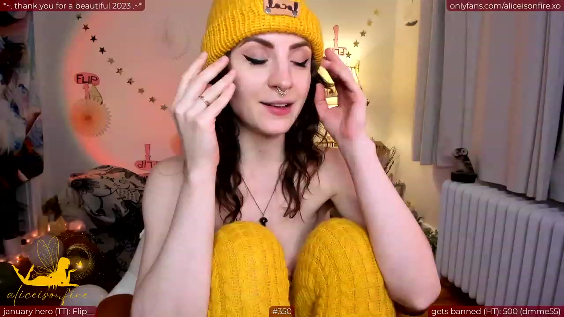 Gallery image thumbnail from aliceisonfire's myfreecams stream on, 01/08/2024, 09:13 image 11 of 20