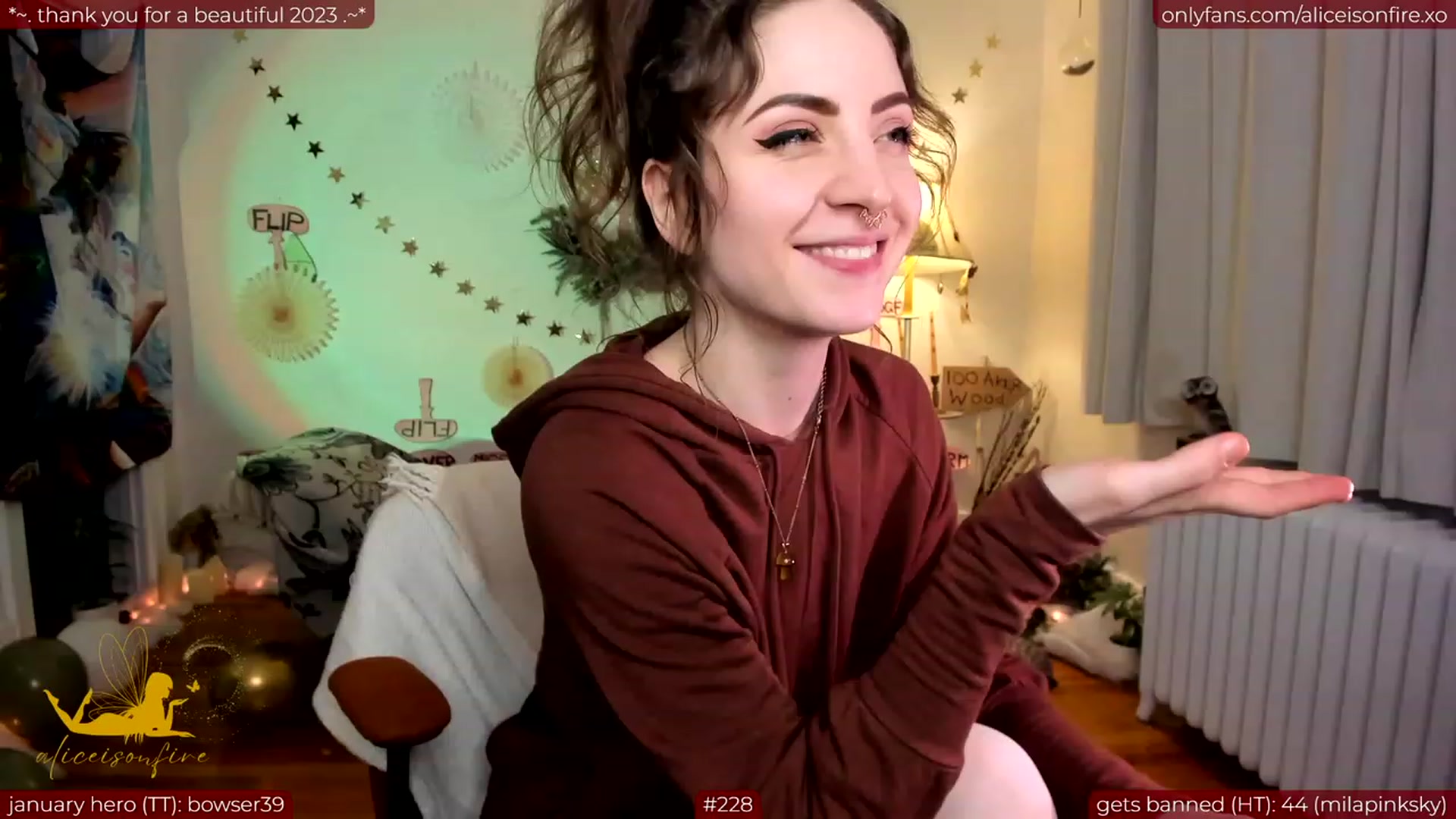 Gallery image thumbnail from aliceisonfire's myfreecams stream on, 01/10/2024, 06:59 image 1 of 20