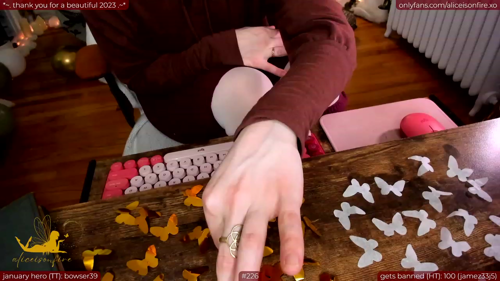 Gallery image thumbnail from aliceisonfire's myfreecams stream on, 01/10/2024, 06:59 image 18 of 20