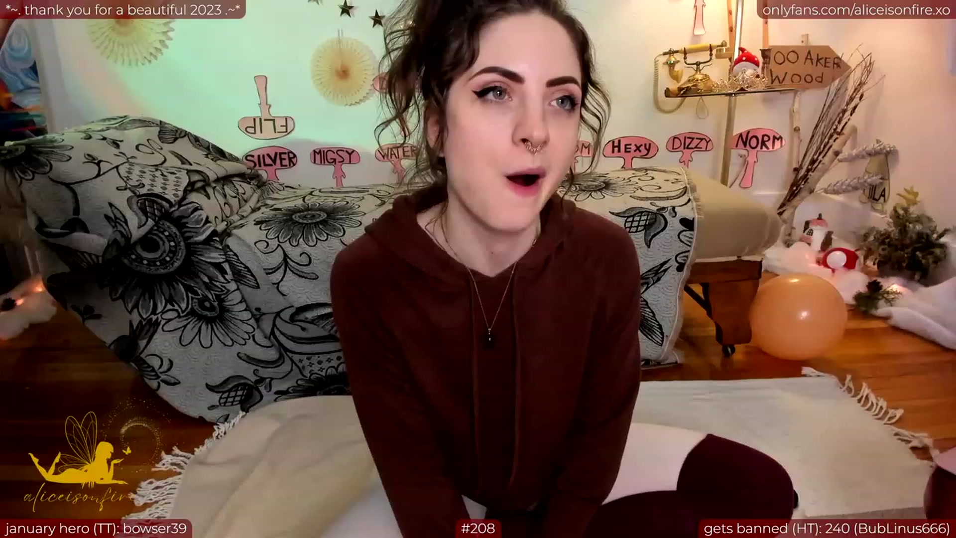 Gallery image thumbnail from aliceisonfire's myfreecams stream on, 01/10/2024, 10:22 image 4 of 20