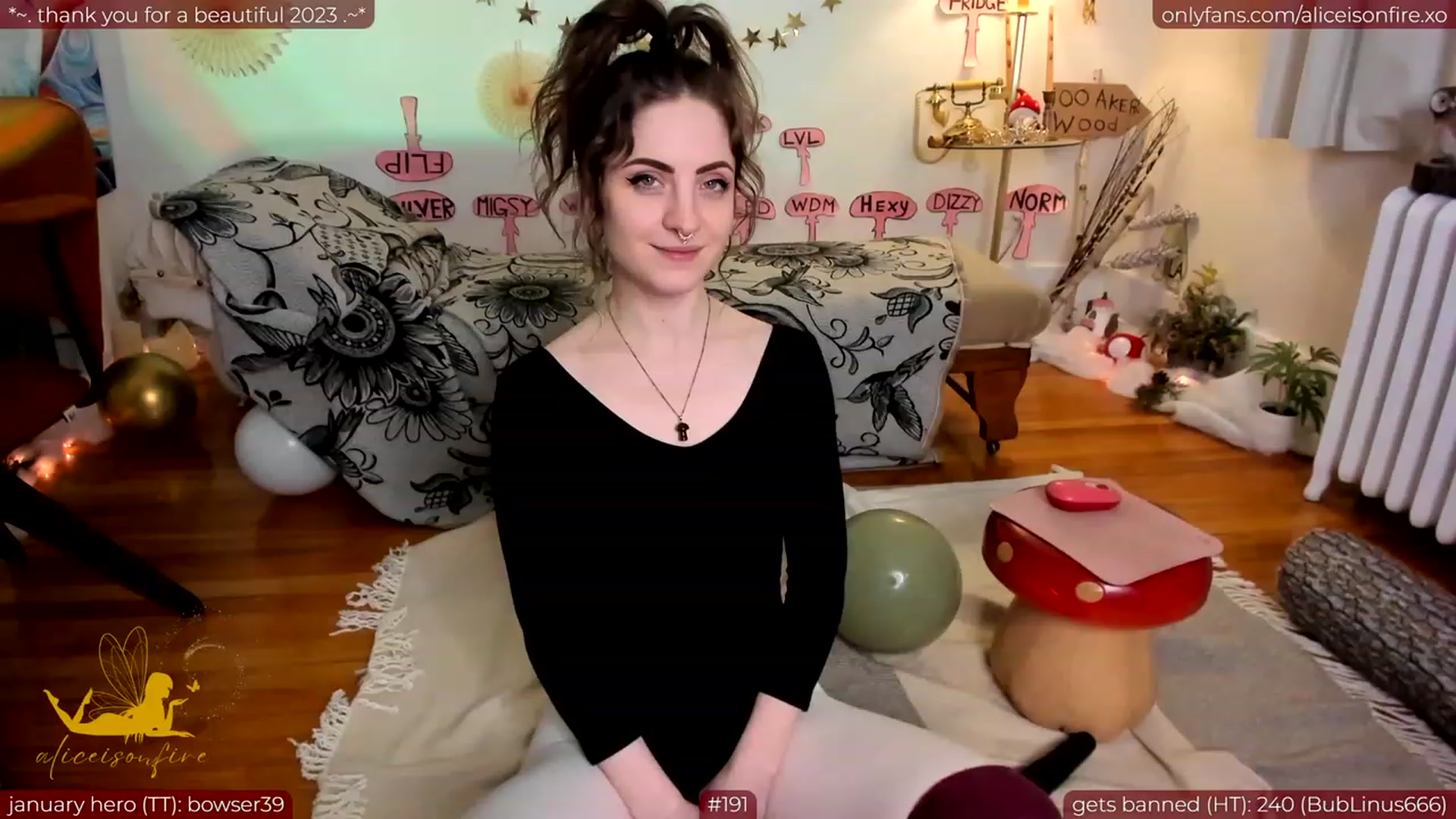 Gallery image thumbnail from aliceisonfire's myfreecams stream on, 01/10/2024, 10:22 image 19 of 20