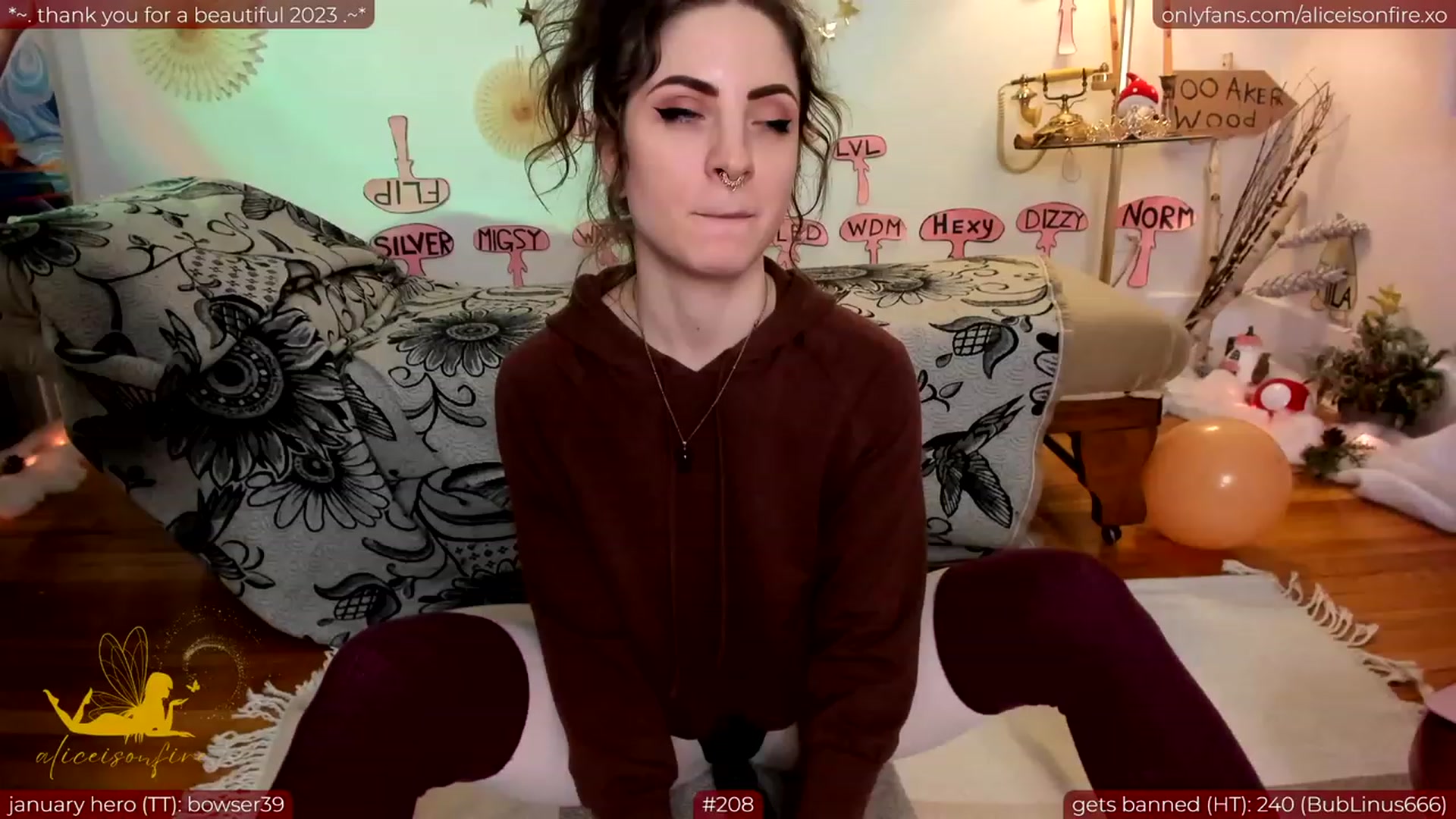 Gallery image thumbnail from aliceisonfire's myfreecams stream on, 01/10/2024, 10:22 image 5 of 20