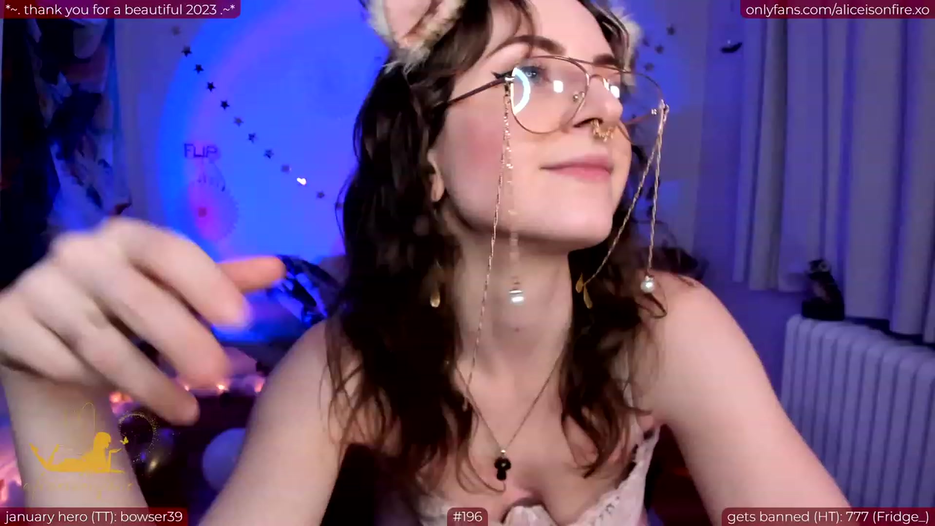 Gallery image thumbnail from aliceisonfire's myfreecams stream on, 01/13/2024, 07:53 image 5 of 20