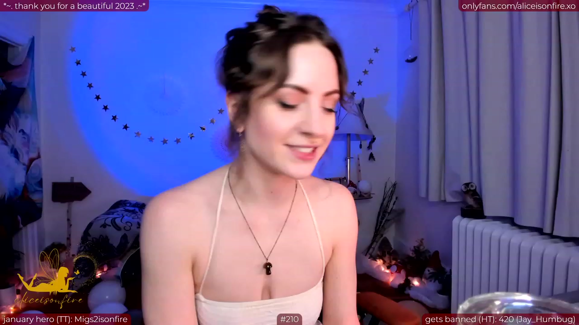 Gallery image thumbnail from aliceisonfire's myfreecams stream on, 01/23/2024, 05:54 image 13 of 20
