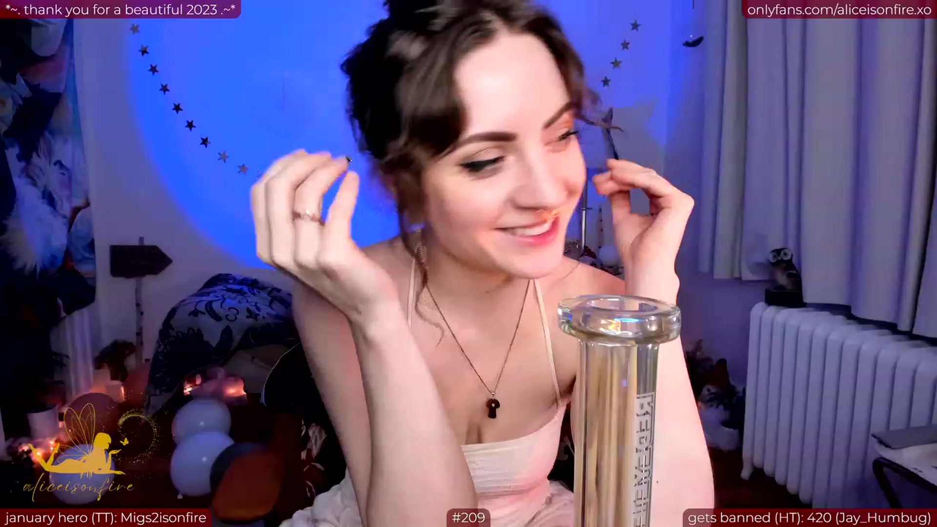 Gallery image thumbnail from aliceisonfire's myfreecams stream on, 01/23/2024, 07:08 image 5 of 20