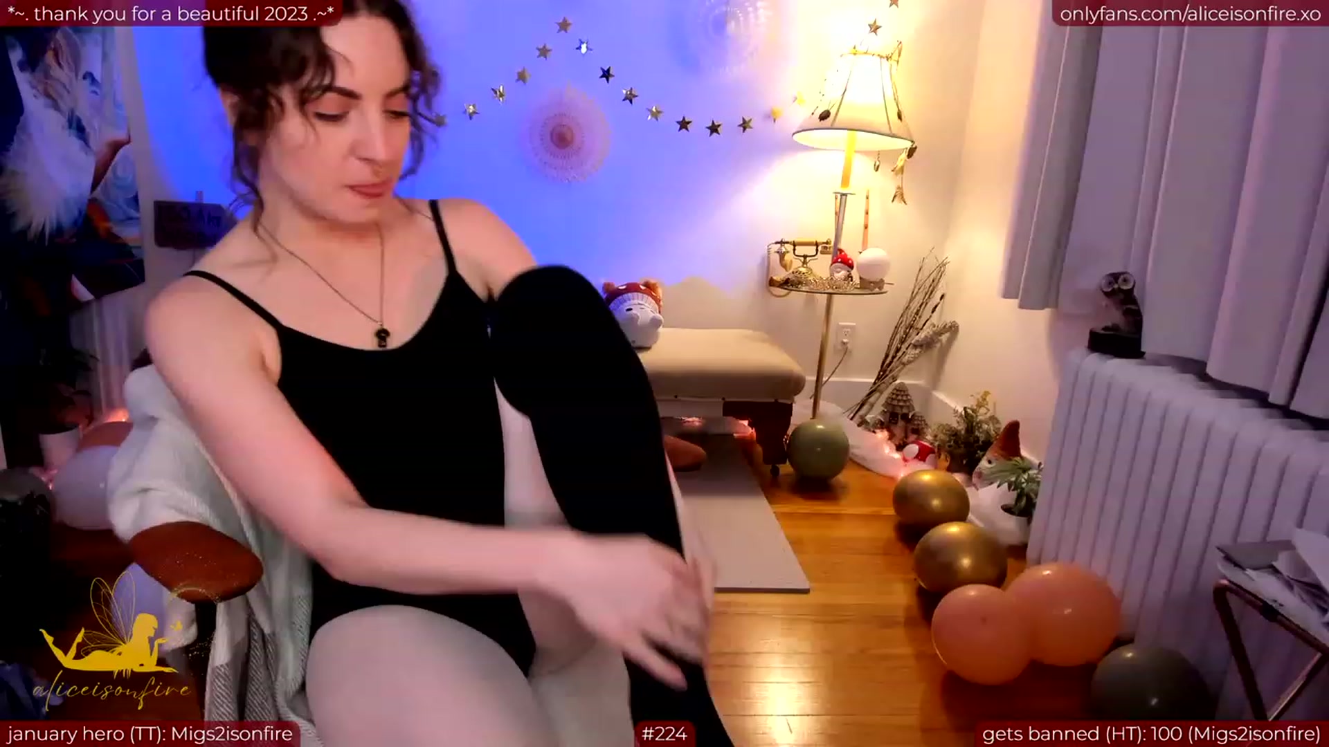 Gallery image thumbnail from aliceisonfire's myfreecams stream on, 01/24/2024, 06:43 image 15 of 20