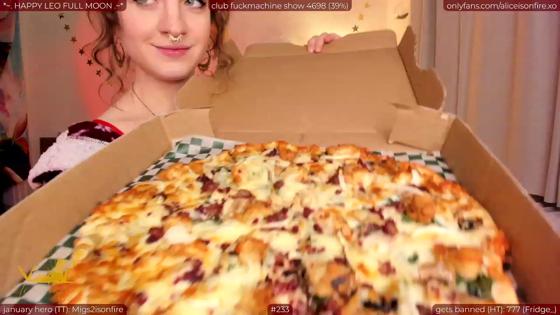 Gallery image thumbnail from aliceisonfire's myfreecams stream on, 01/27/2024, 07:53 image 16 of 20
