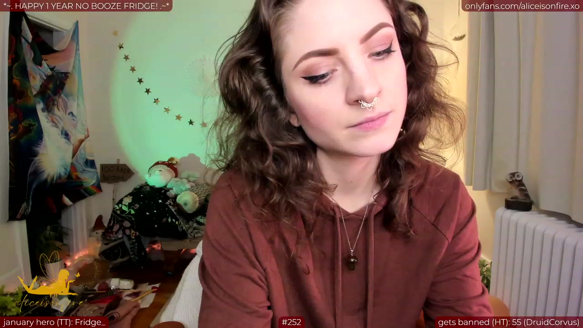 Gallery image thumbnail from aliceisonfire's myfreecams stream on, 01/30/2024, 06:22 image 10 of 20