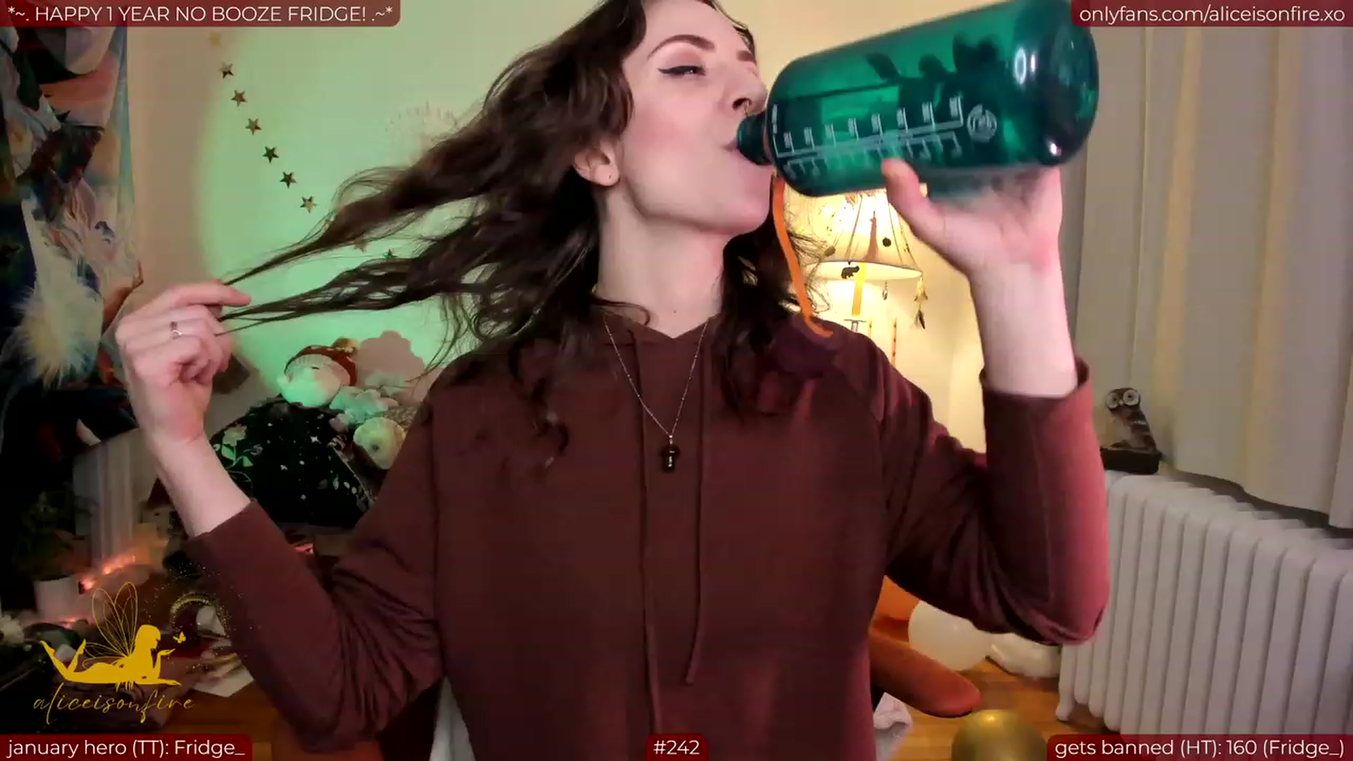 Gallery image thumbnail from aliceisonfire's myfreecams stream on, 01/30/2024, 07:41 image 15 of 20