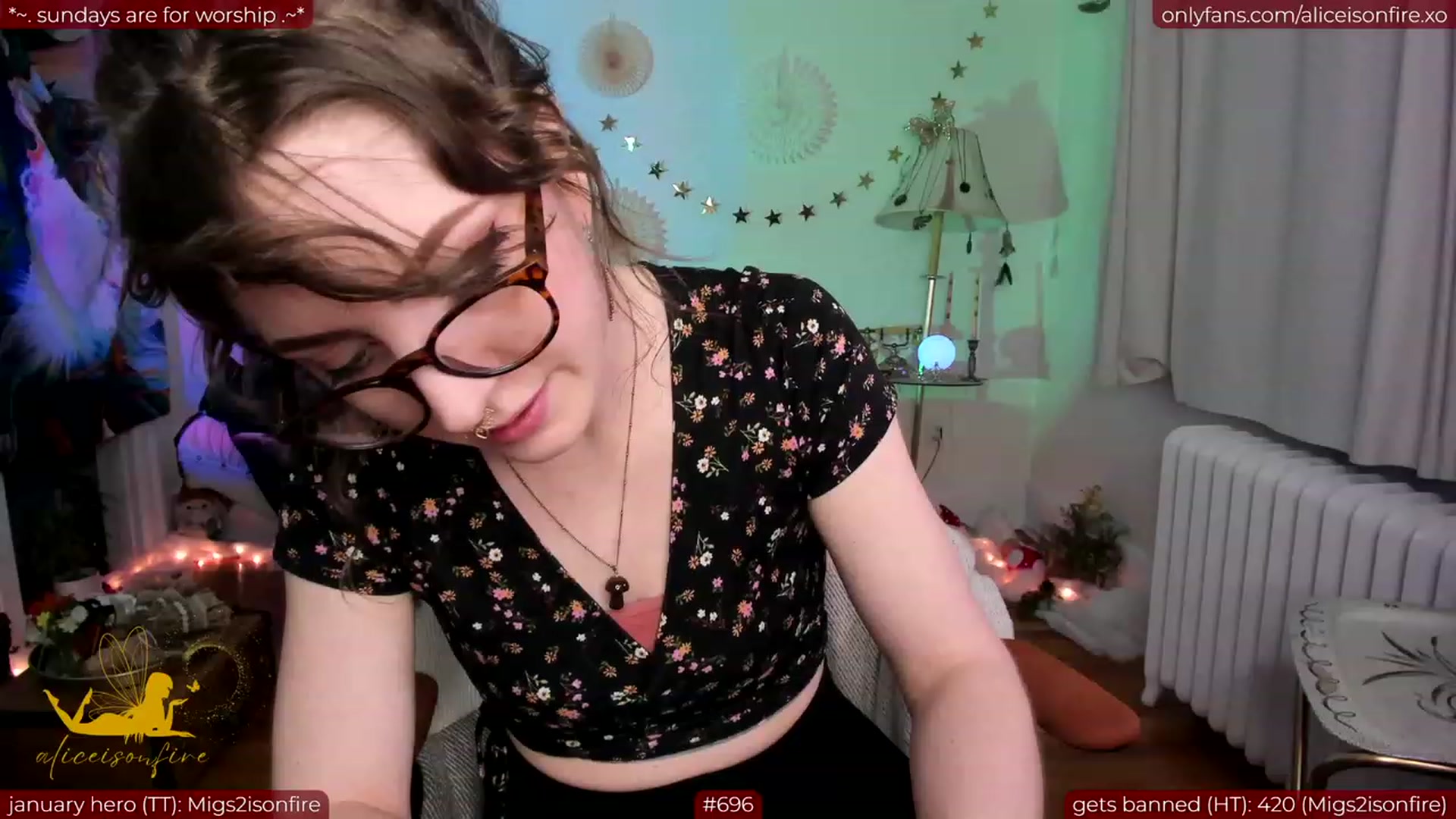 Gallery image thumbnail from aliceisonfire's myfreecams stream on, 02/05/2024, 08:08 image 1 of 20
