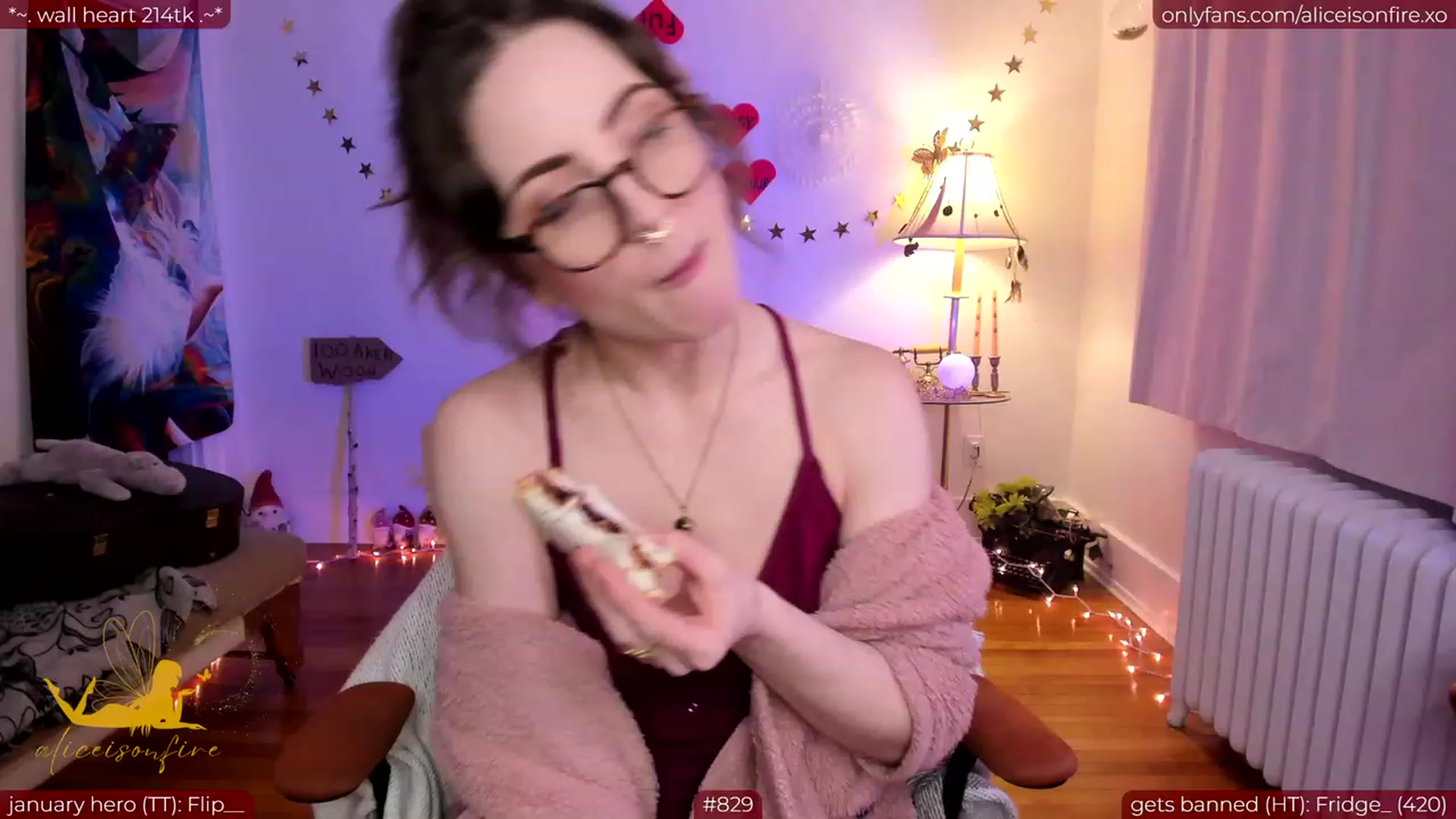 Gallery image thumbnail from aliceisonfire's myfreecams stream on, 02/07/2024, 10:44 image 11 of 20