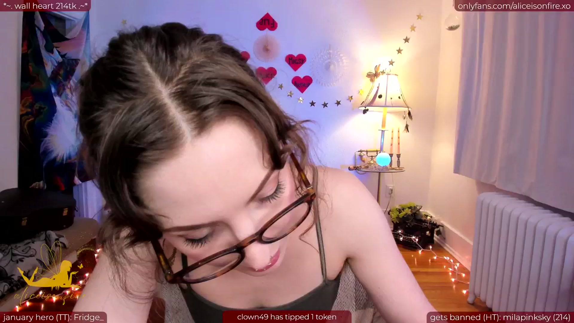 Gallery image thumbnail from aliceisonfire's myfreecams stream on, 02/08/2024, 06:32 image 3 of 20