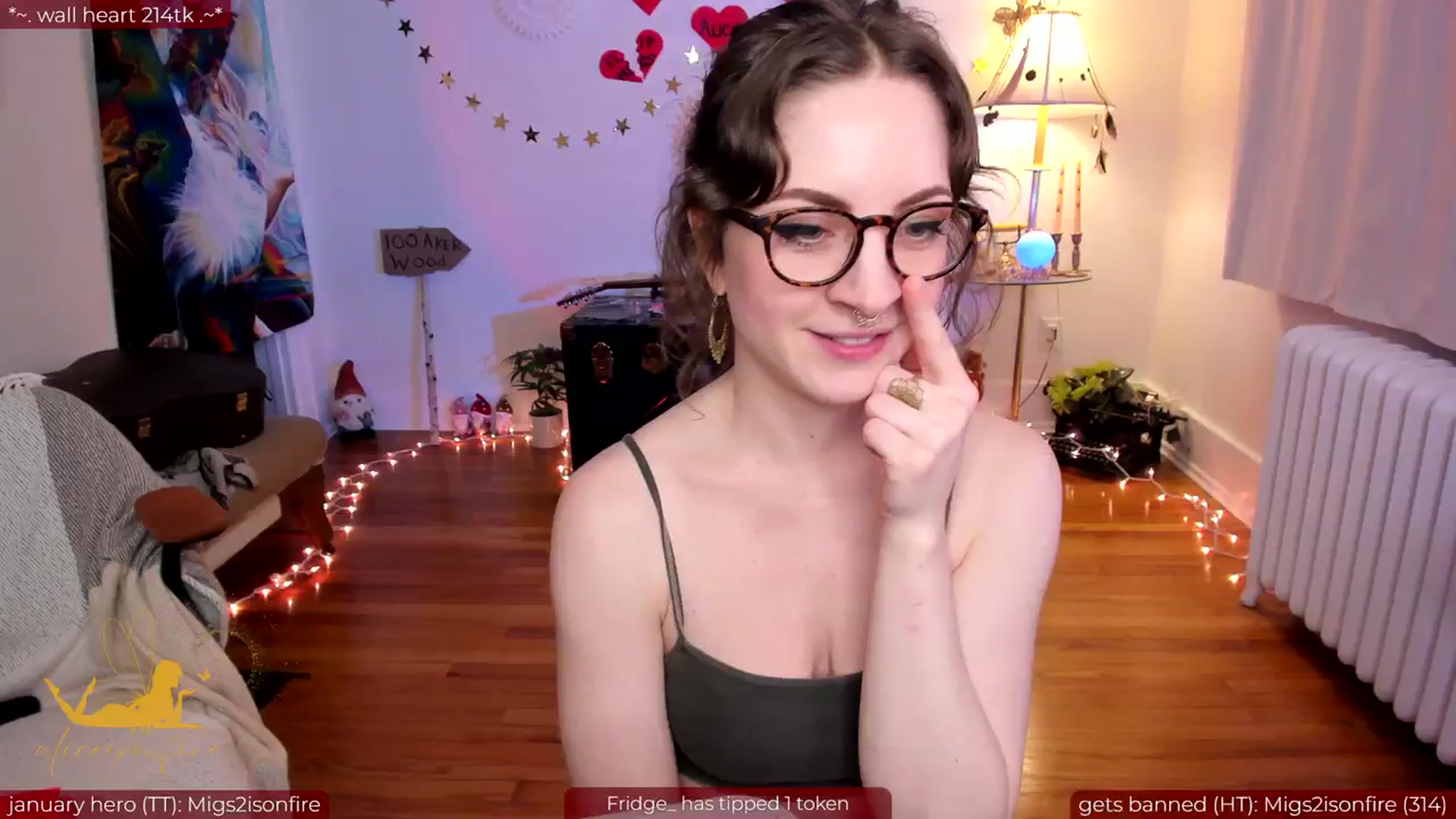 Gallery image thumbnail from aliceisonfire's myfreecams stream on, 02/08/2024, 06:52 image 8 of 20