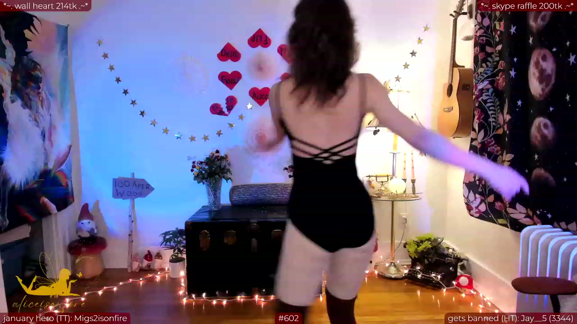 Gallery image thumbnail from aliceisonfire's myfreecams stream on, 02/14/2024, 06:14 image 13 of 20