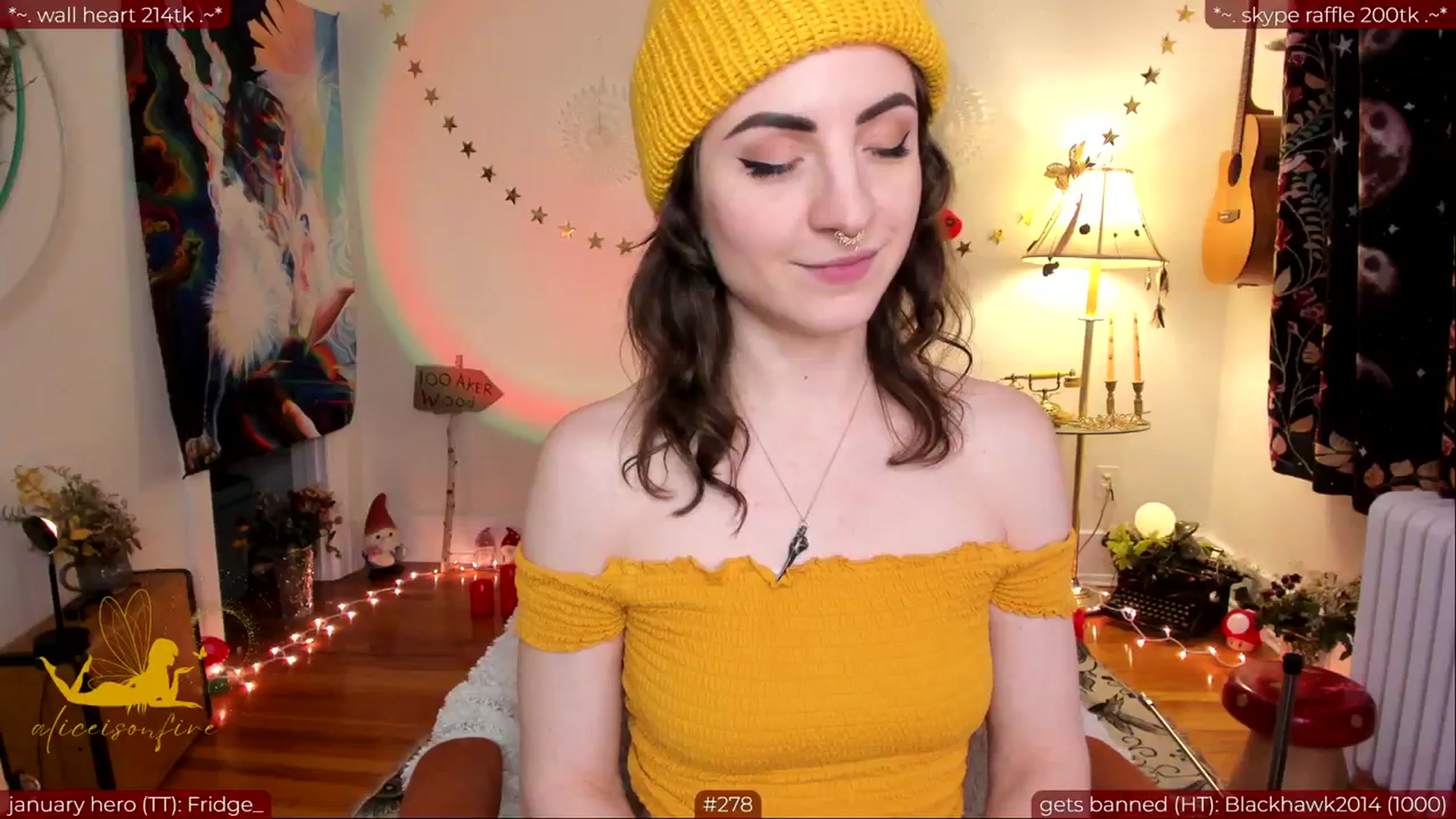 Gallery image thumbnail from aliceisonfire's myfreecams stream on, 02/19/2024, 08:48 image 14 of 20