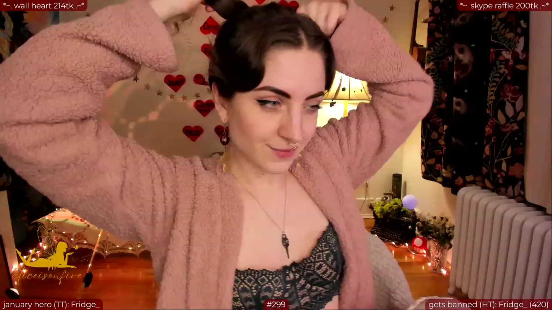 Gallery image thumbnail from aliceisonfire's myfreecams stream on, 02/21/2024, 09:27 image 14 of 20