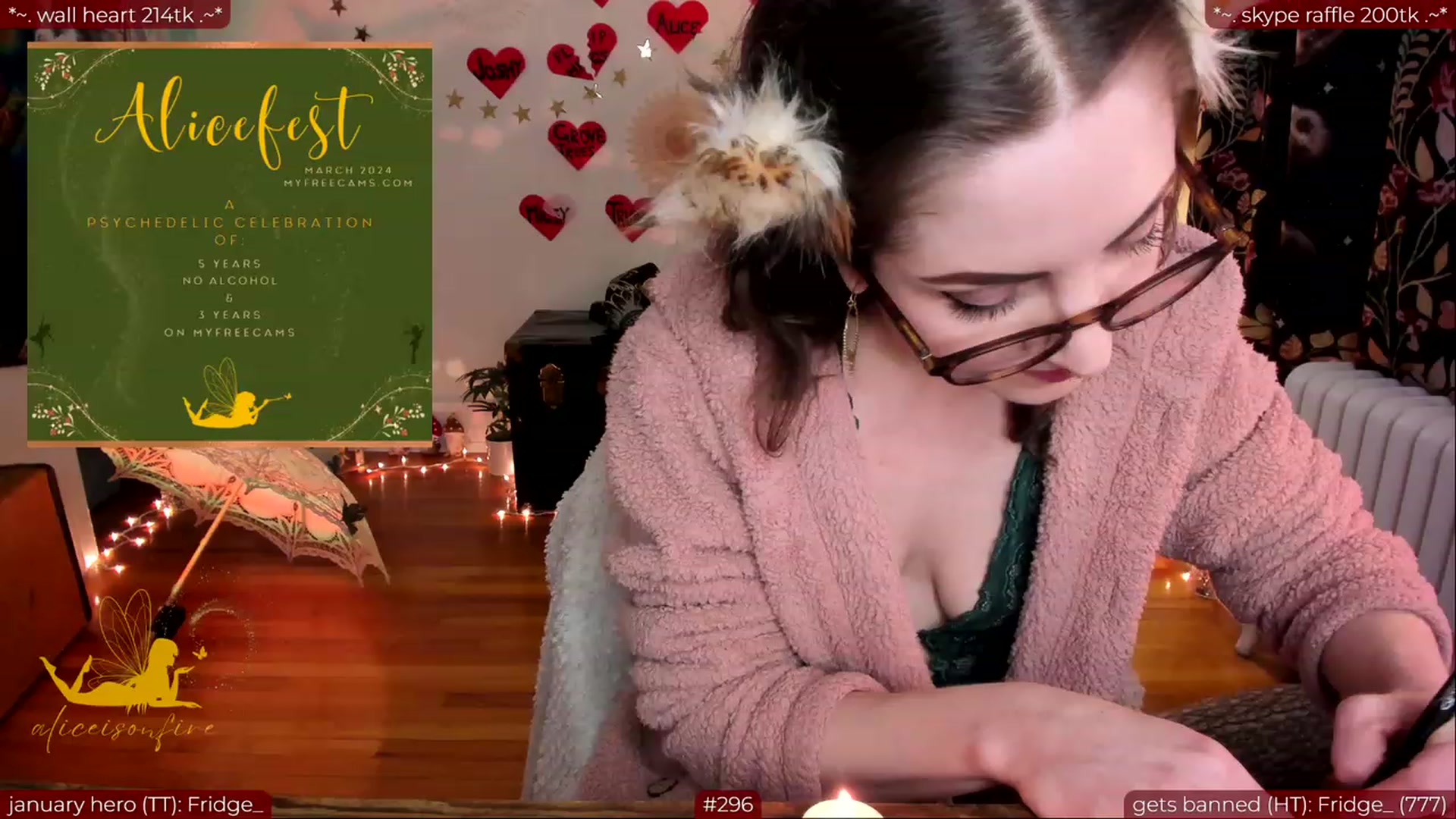 Gallery image thumbnail from aliceisonfire's myfreecams stream on, 02/24/2024, 10:11 image 13 of 20