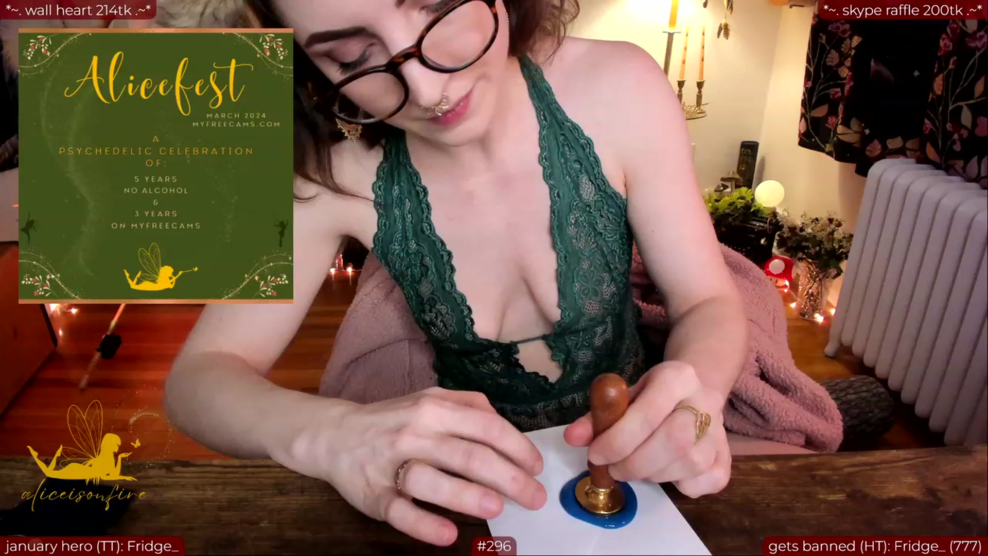 Gallery image thumbnail from aliceisonfire's myfreecams stream on, 02/24/2024, 10:11 image 14 of 20