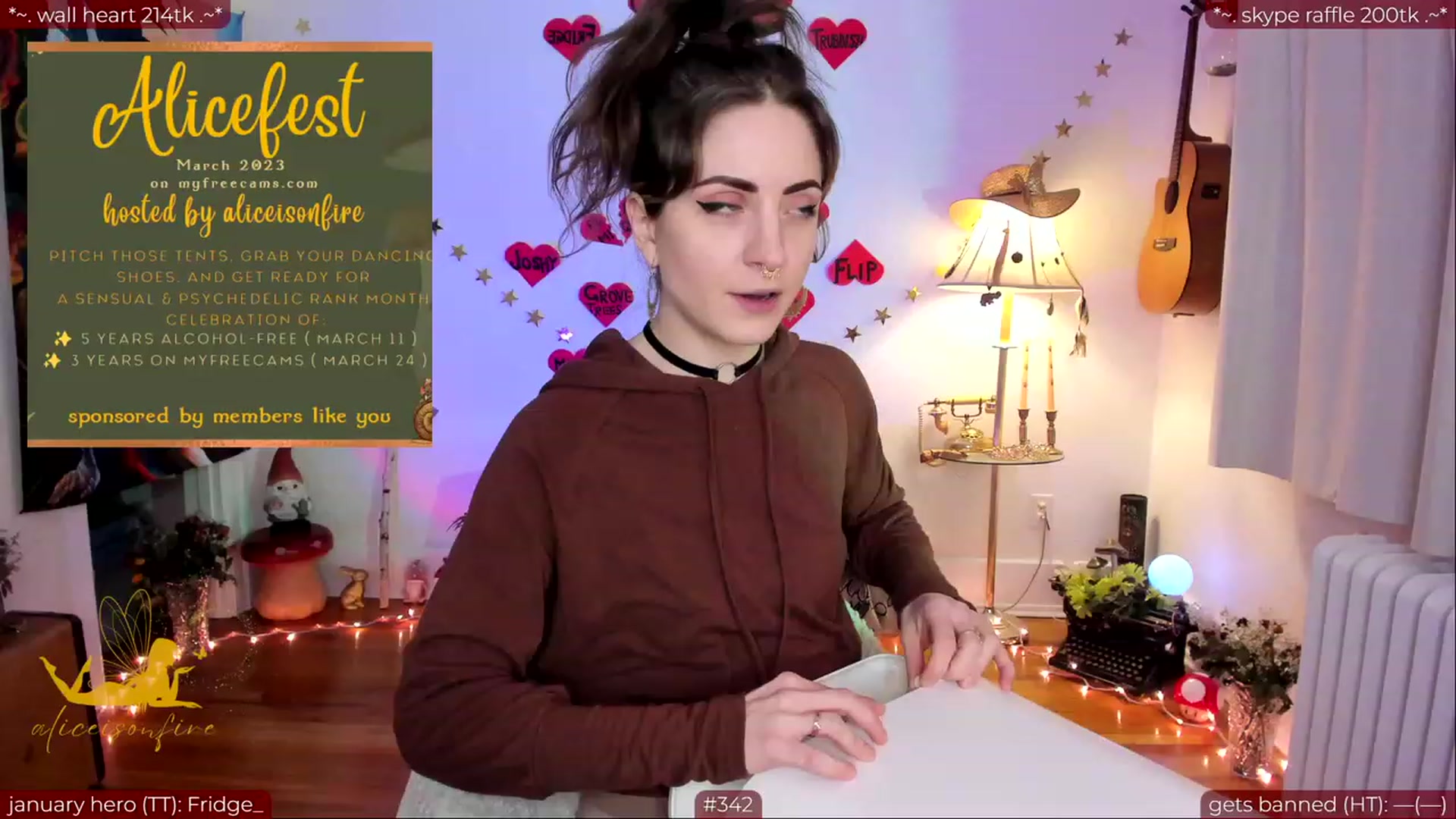 Gallery image thumbnail from aliceisonfire's myfreecams stream on, 02/26/2024, 07:32 image 16 of 20