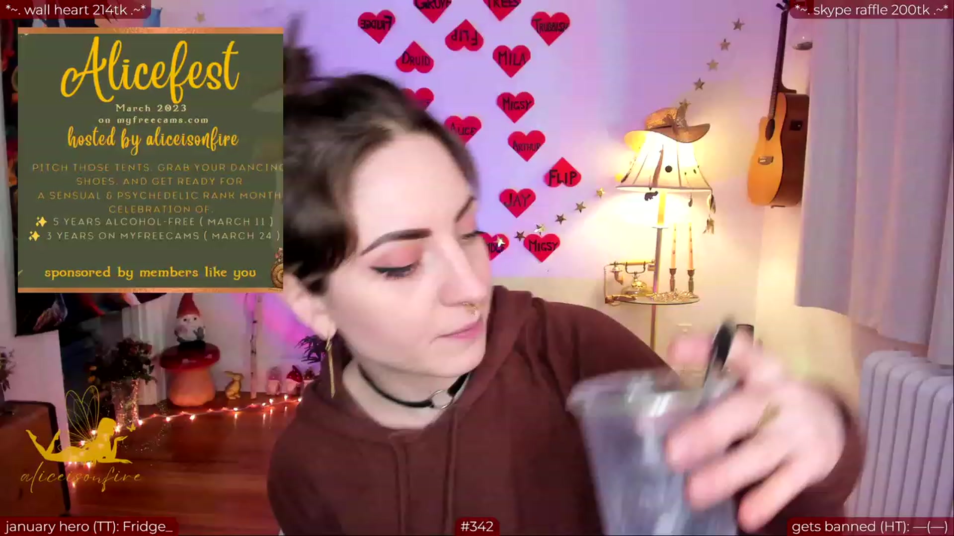 Gallery image thumbnail from aliceisonfire's myfreecams stream on, 02/26/2024, 07:32 image 13 of 20