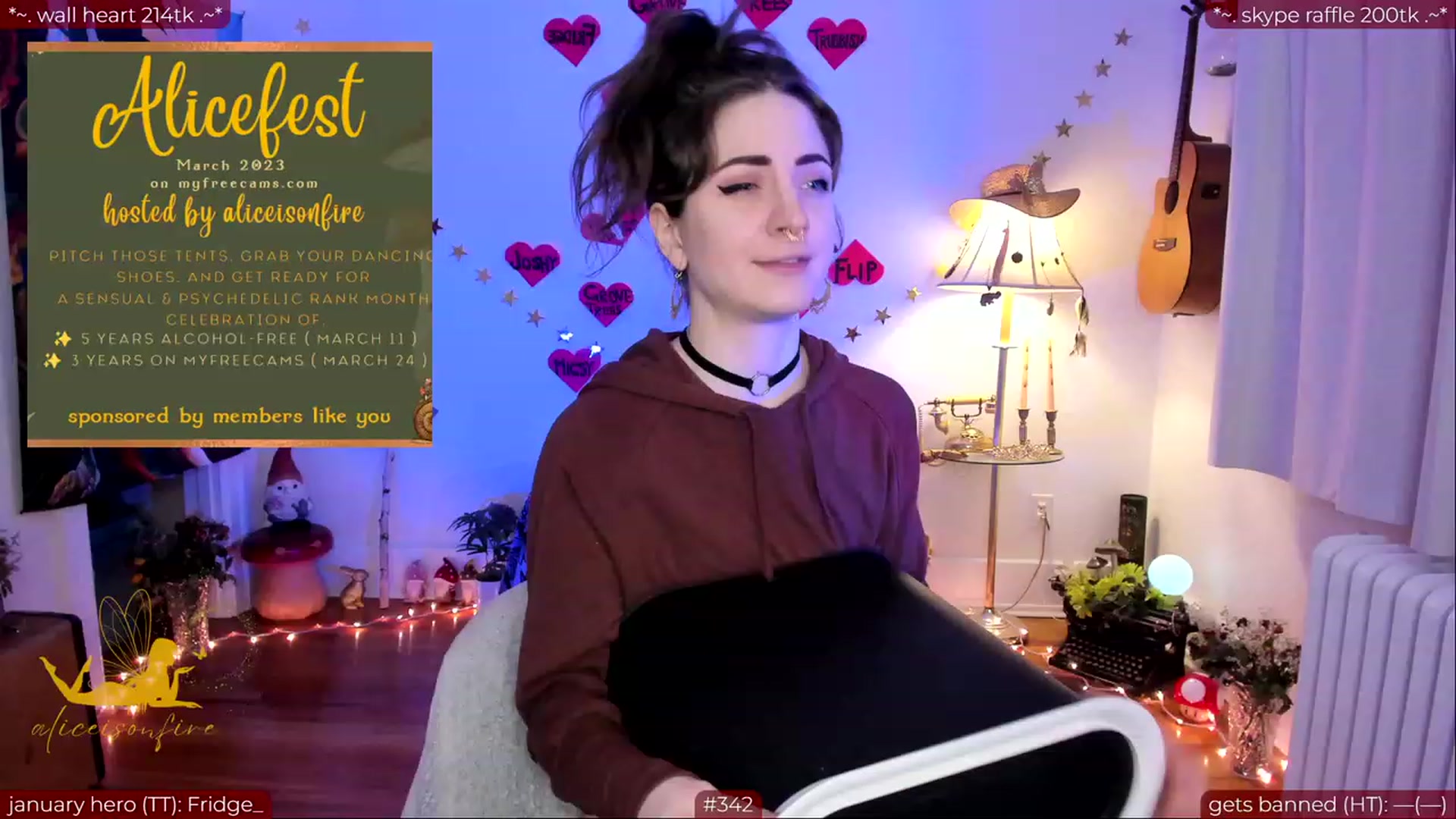 Gallery image thumbnail from aliceisonfire's myfreecams stream on, 02/26/2024, 07:32 image 17 of 20