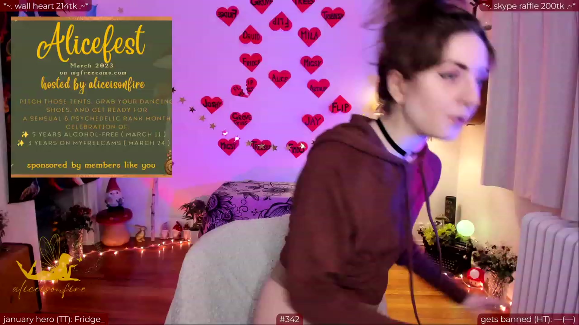 Gallery image thumbnail from aliceisonfire's myfreecams stream on, 02/26/2024, 07:32 image 18 of 20
