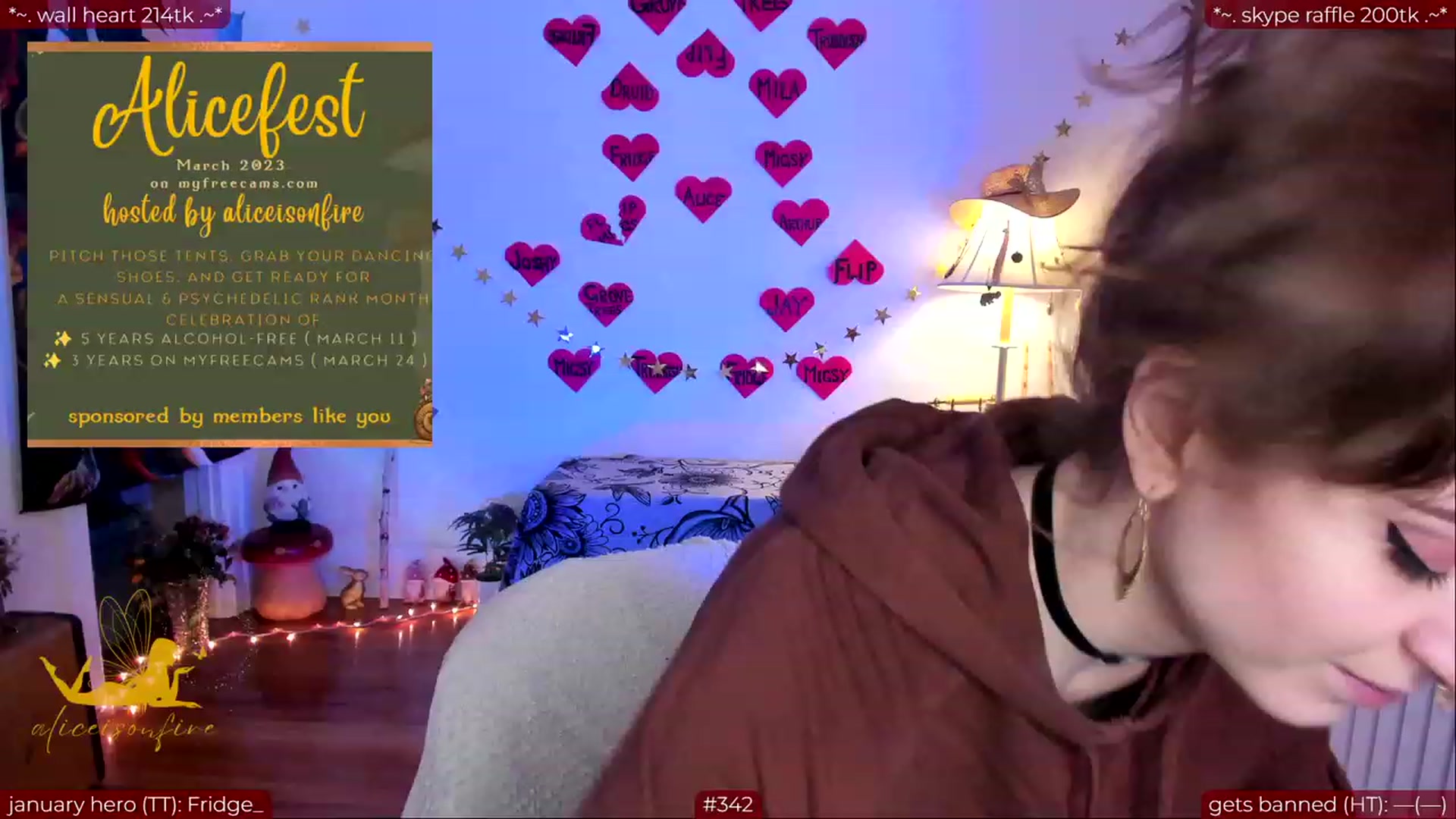 Gallery image thumbnail from aliceisonfire's myfreecams stream on, 02/26/2024, 07:32 image 14 of 20