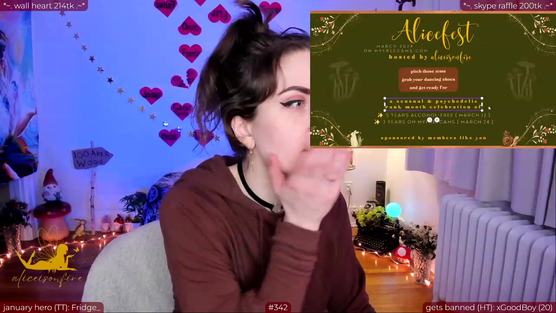 Gallery image thumbnail from aliceisonfire's myfreecams stream on, 02/26/2024, 09:05 image 10 of 20