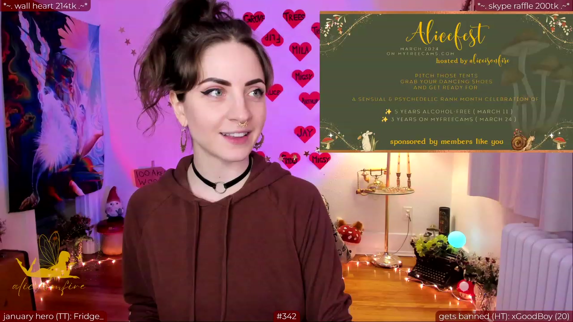 Gallery image thumbnail from aliceisonfire's myfreecams stream on, 02/26/2024, 09:05 image 3 of 20