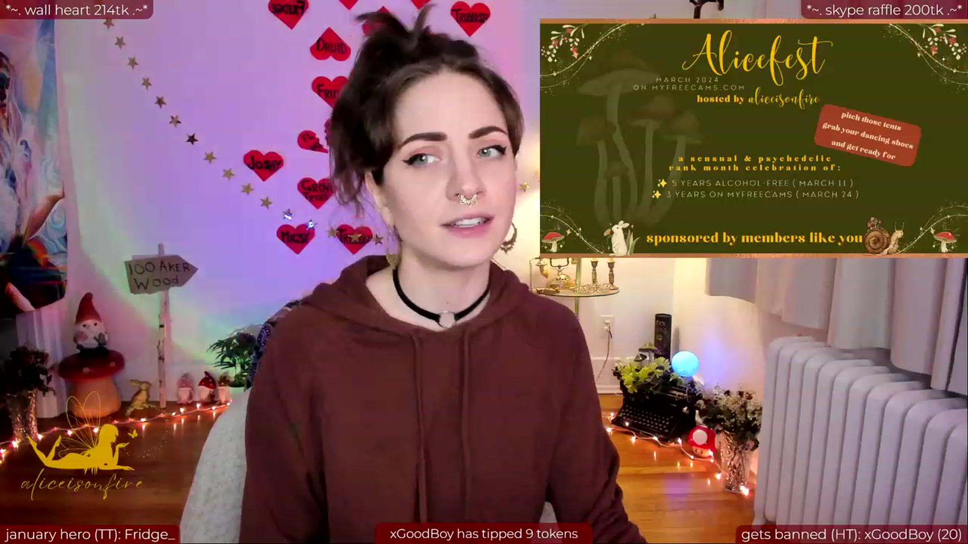 Gallery image thumbnail from aliceisonfire's myfreecams stream on, 02/26/2024, 09:05 image 6 of 20