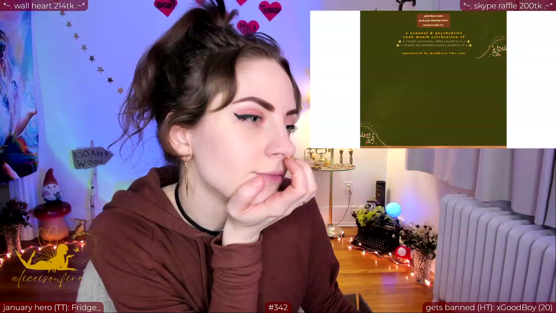 Gallery image thumbnail from aliceisonfire's myfreecams stream on, 02/26/2024, 09:05 image 13 of 20