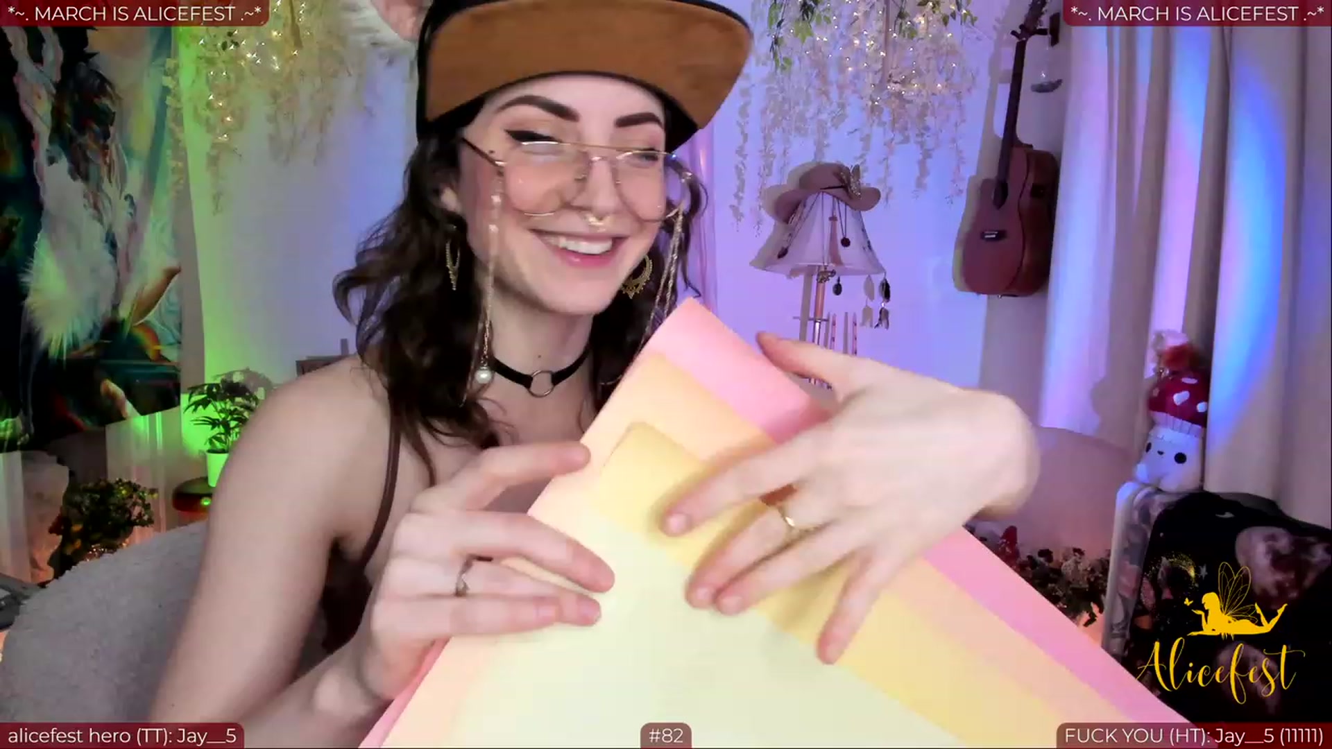 Gallery image thumbnail from aliceisonfire's myfreecams stream on, 03/05/2024, 05:45 image 14 of 20