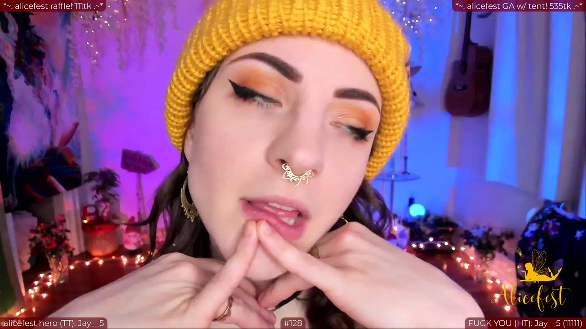 Gallery image thumbnail from aliceisonfire's myfreecams stream on, 03/08/2024, 03:49 image 17 of 20
