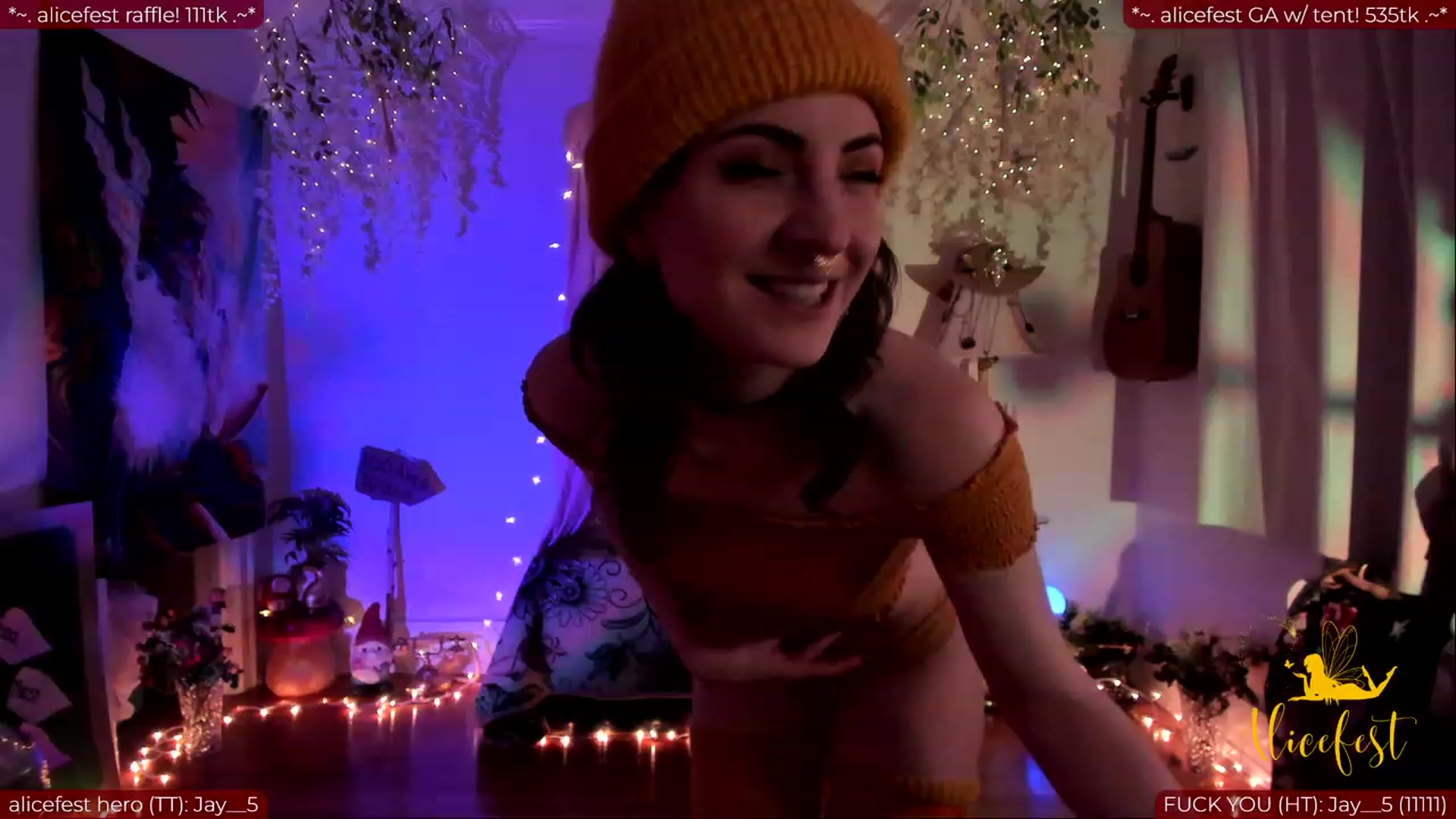 Gallery image thumbnail from aliceisonfire's myfreecams stream on, 03/08/2024, 03:49 image 12 of 20