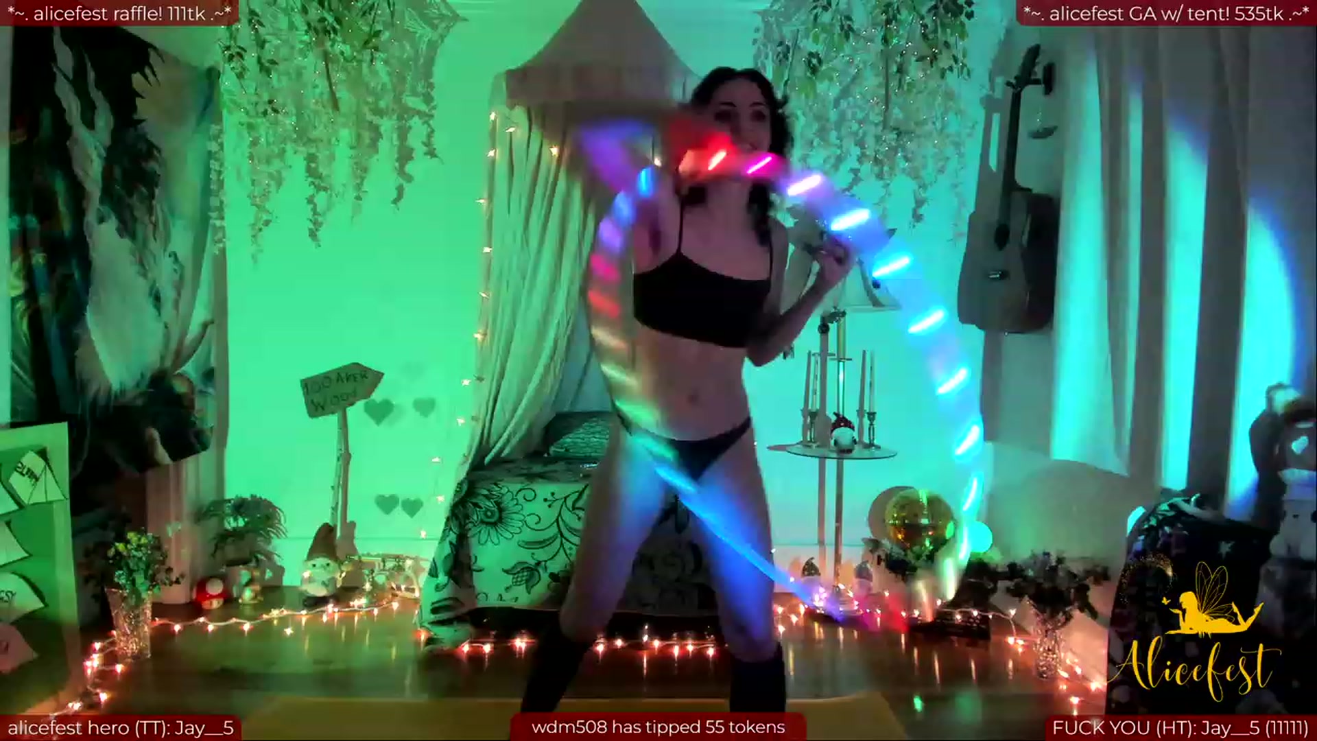 Gallery image thumbnail from aliceisonfire's myfreecams stream on, 03/14/2024, 08:23 image 3 of 20