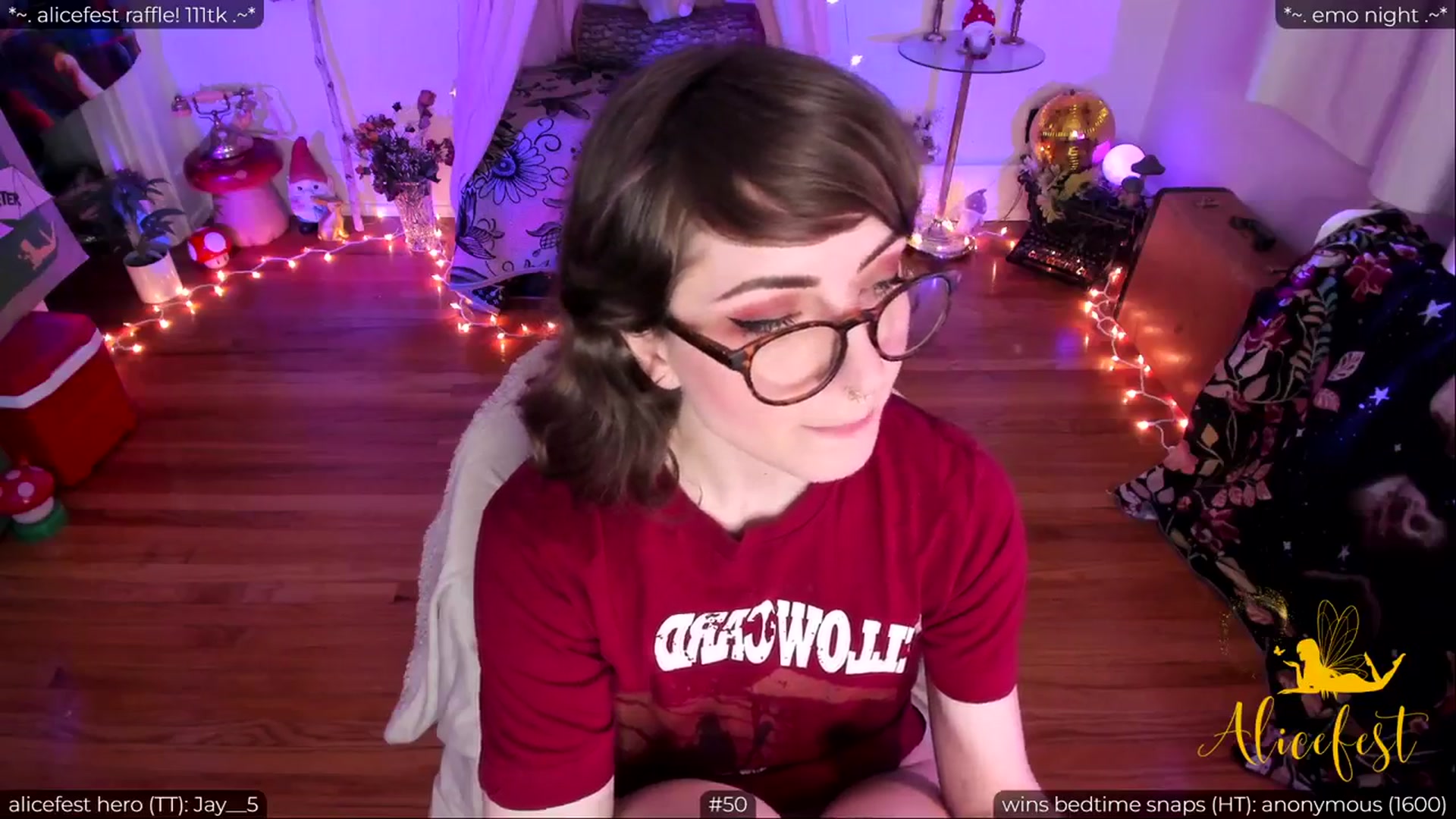 Gallery image thumbnail from aliceisonfire's myfreecams stream on, 03/19/2024, 06:36 image 2 of 20