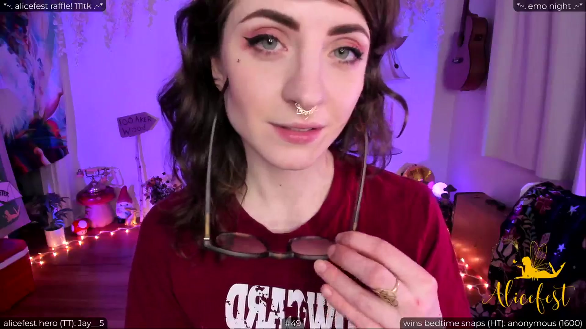 Gallery image thumbnail from aliceisonfire's myfreecams stream on, 03/19/2024, 06:36 image 14 of 20