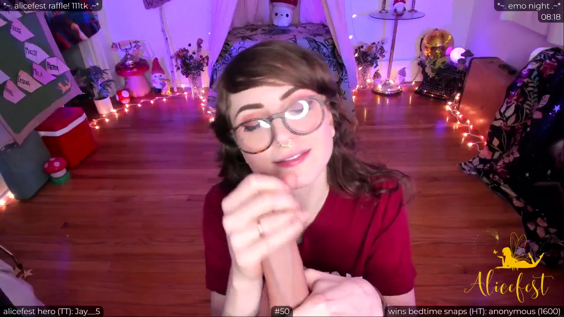 Gallery image thumbnail from aliceisonfire's myfreecams stream on, 03/19/2024, 06:36 image 8 of 20