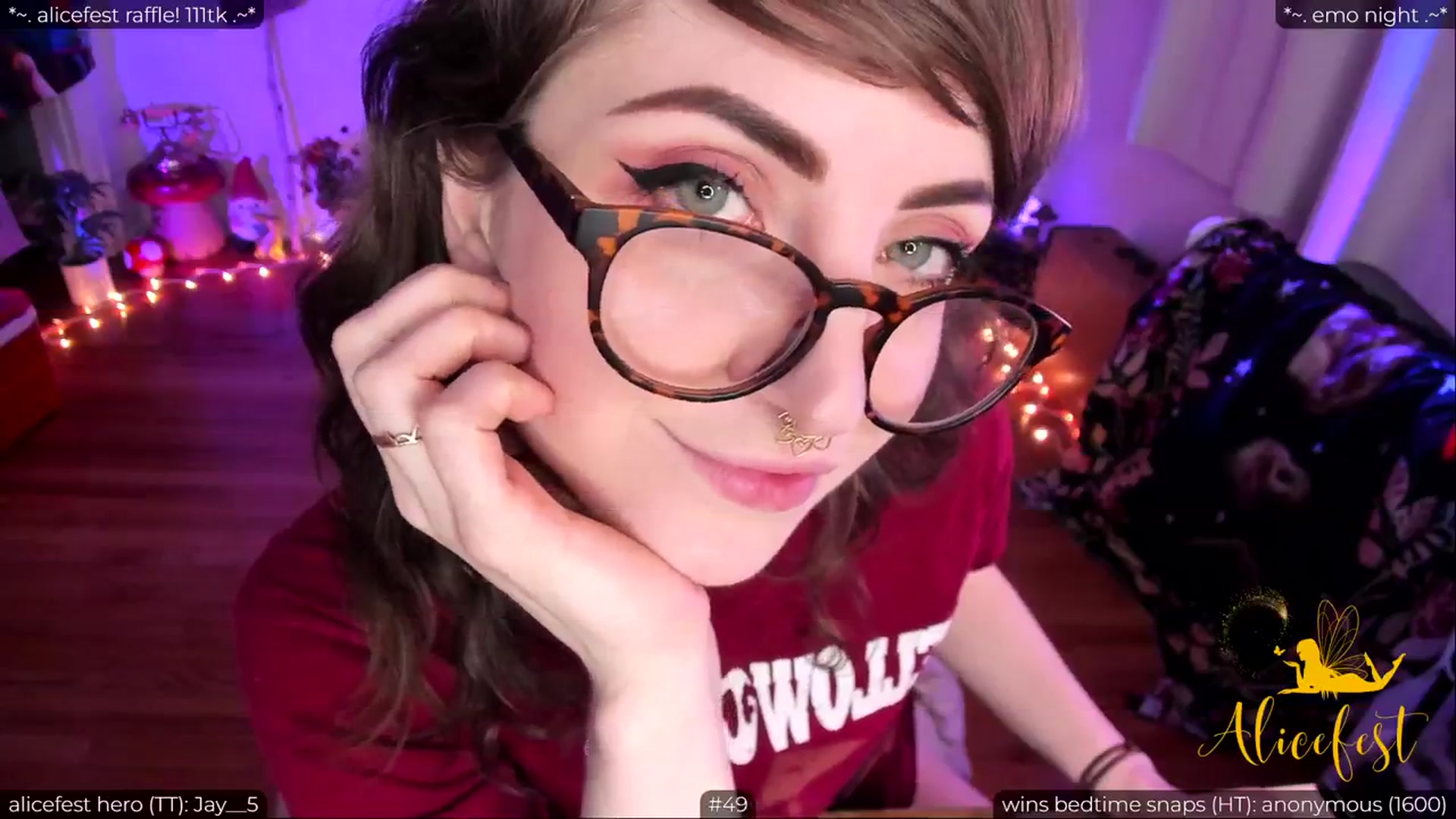 Gallery image thumbnail from aliceisonfire's myfreecams stream on, 03/19/2024, 06:36 image 17 of 20