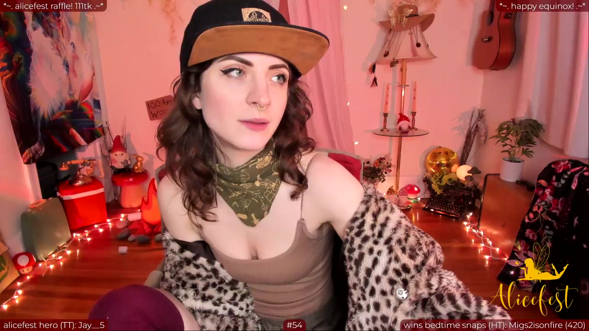 Gallery image thumbnail from aliceisonfire's myfreecams stream on, 03/22/2024, 05:02 image 15 of 20