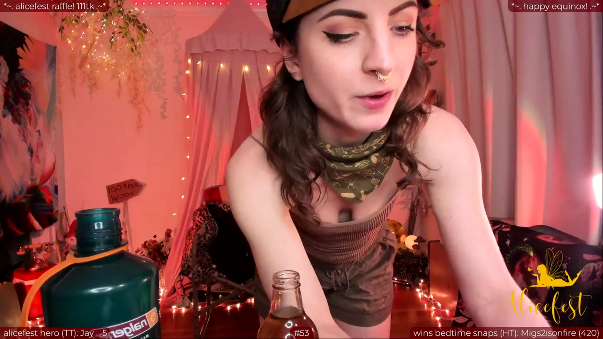 Gallery image thumbnail from aliceisonfire's myfreecams stream on, 03/22/2024, 07:10 image 6 of 20