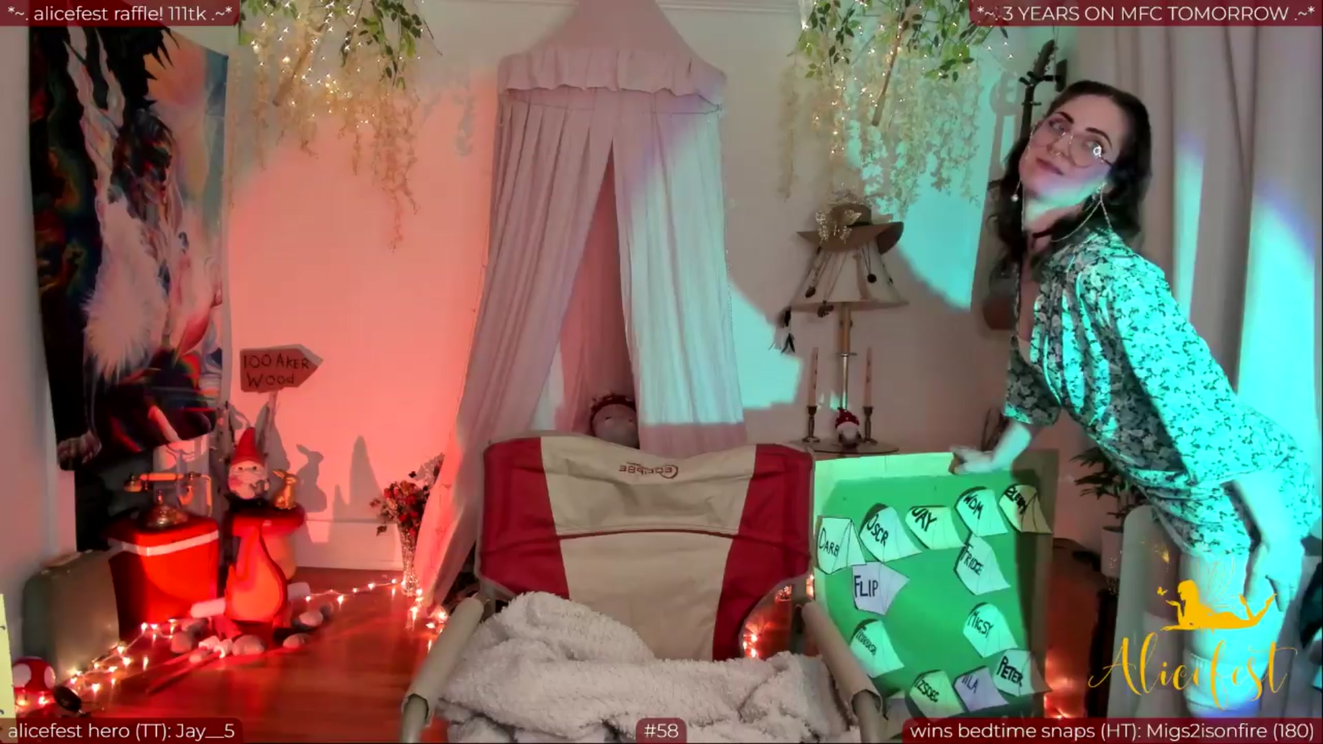 Gallery image thumbnail from aliceisonfire's myfreecams stream on, 03/24/2024, 09:32 image 18 of 20